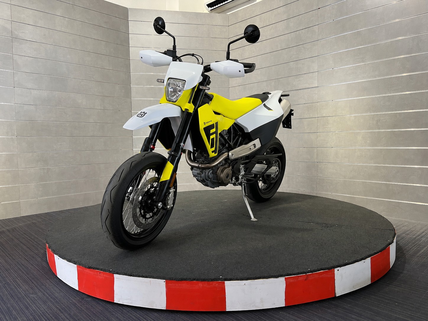 HUSQVARNA 701 Supermoto (35kW)