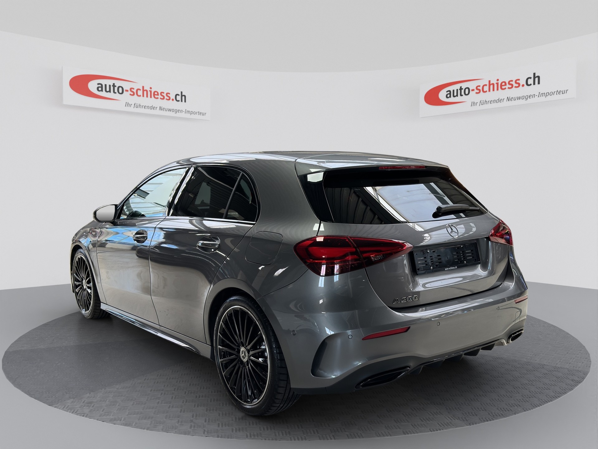 MERCEDES-BENZ A 200 7G-DCT AMG Line Night-image-2