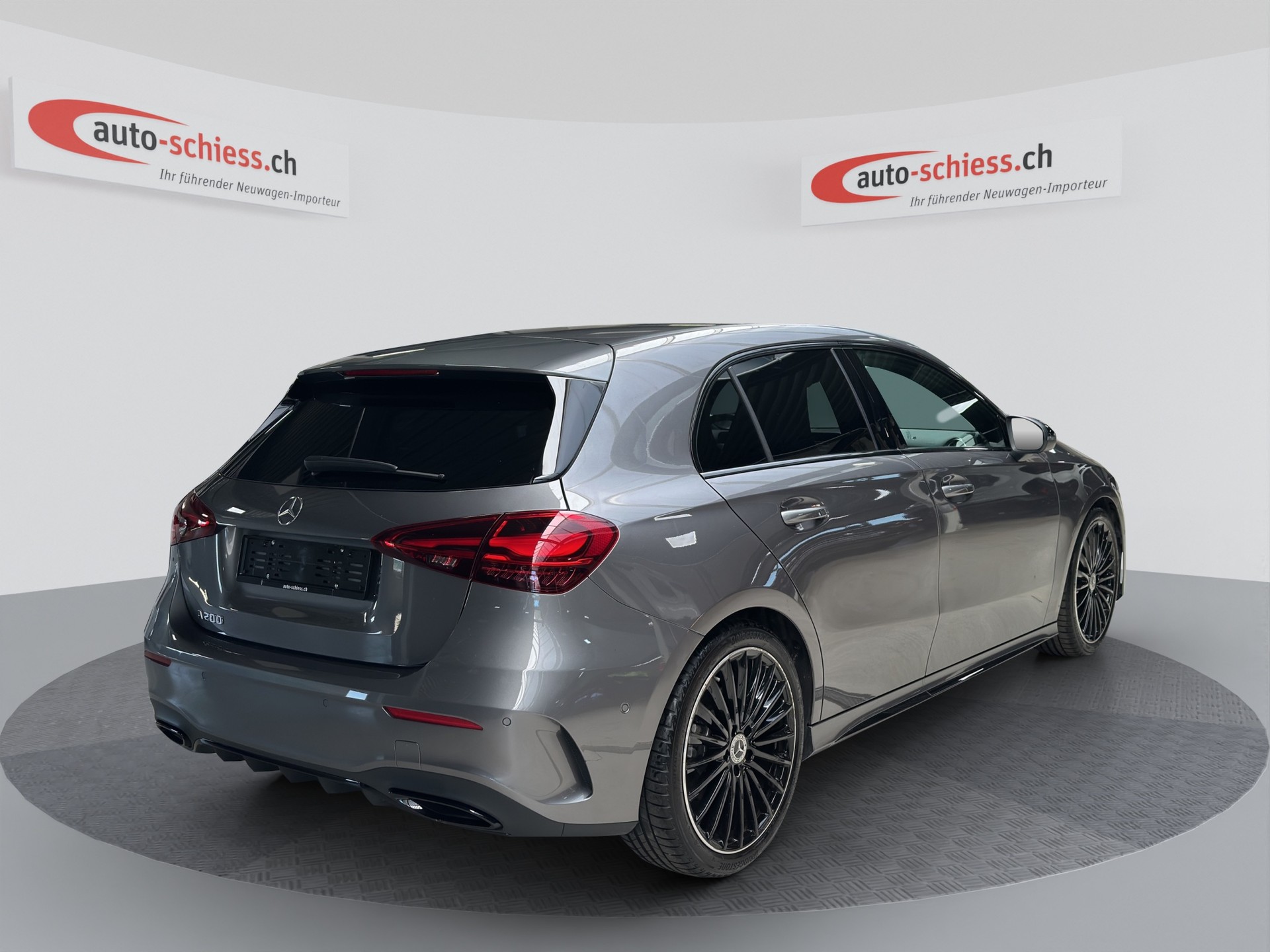 MERCEDES-BENZ A 200 7G-DCT AMG Line Night-image-4
