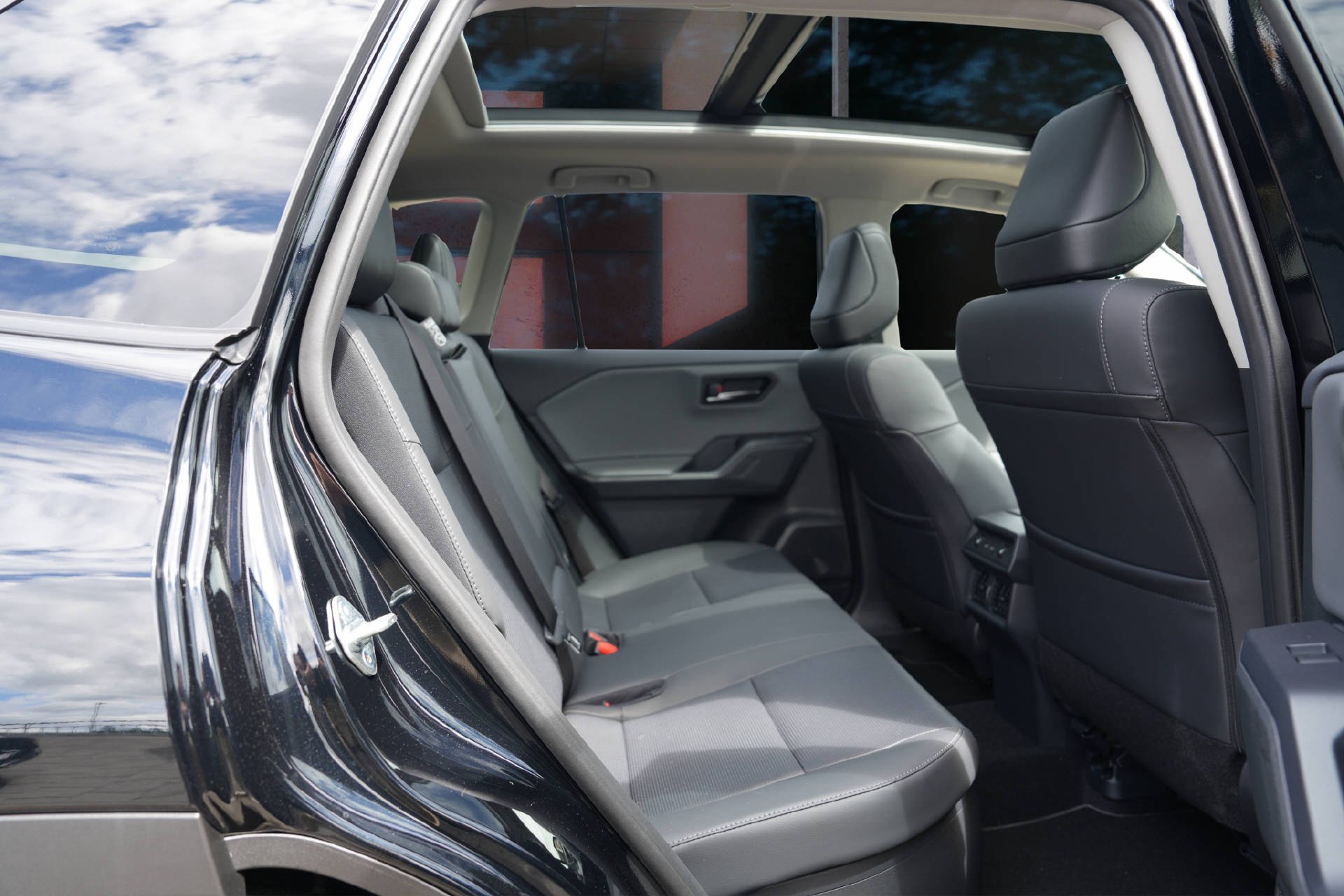 TOYOTA RAV-4 2.5 HEV Premium-image-8