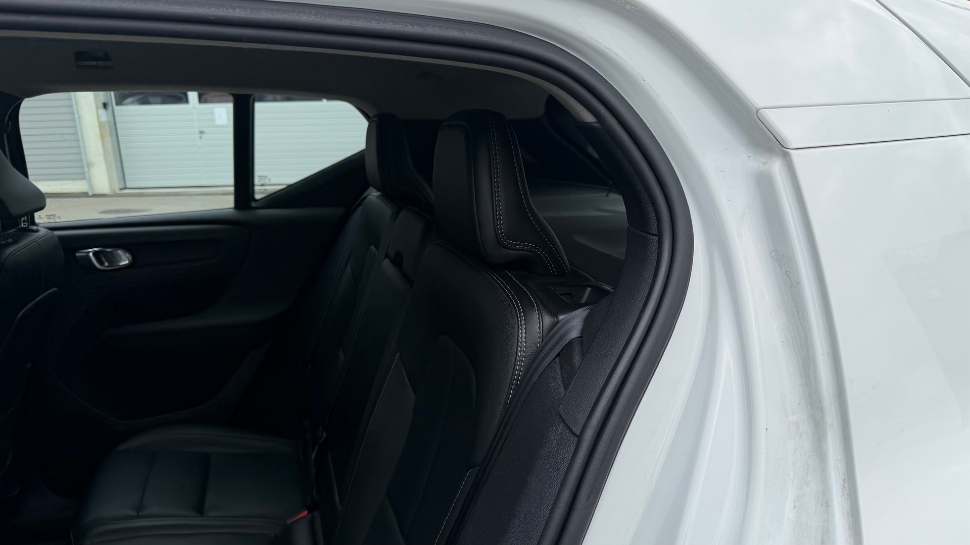VOLVO XC40 D4 AWD Momentum Geartronic-image-7