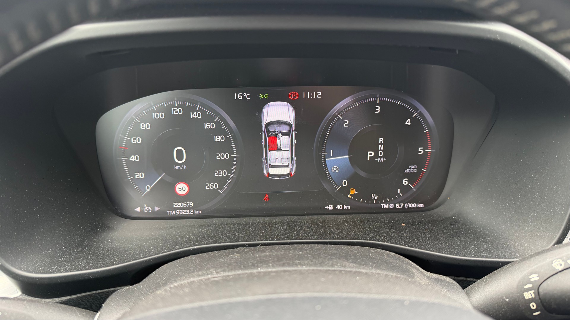 VOLVO XC40 D4 AWD Momentum Geartronic-image-8