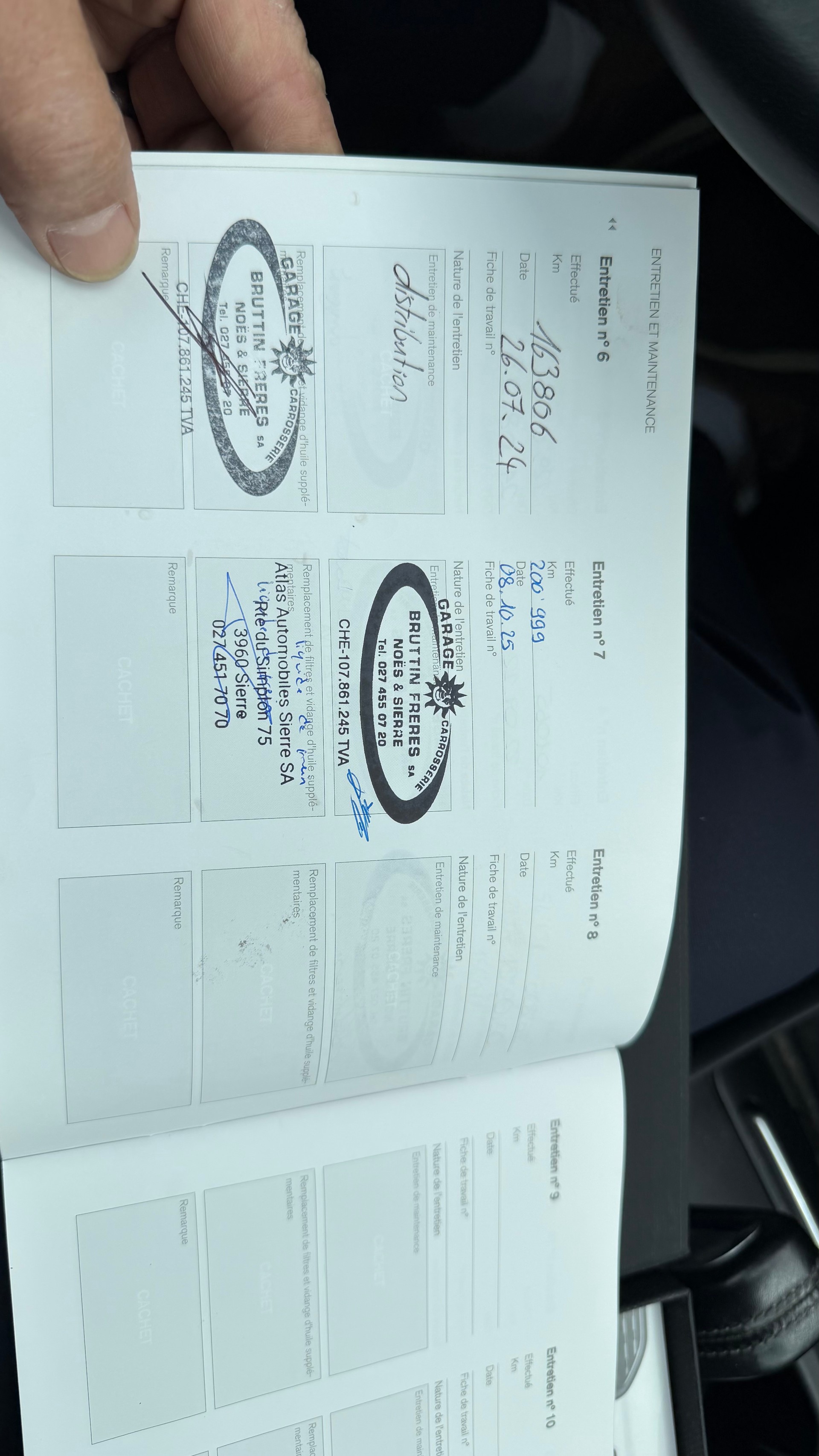 VOLVO XC40 D4 AWD Momentum Geartronic-image-10