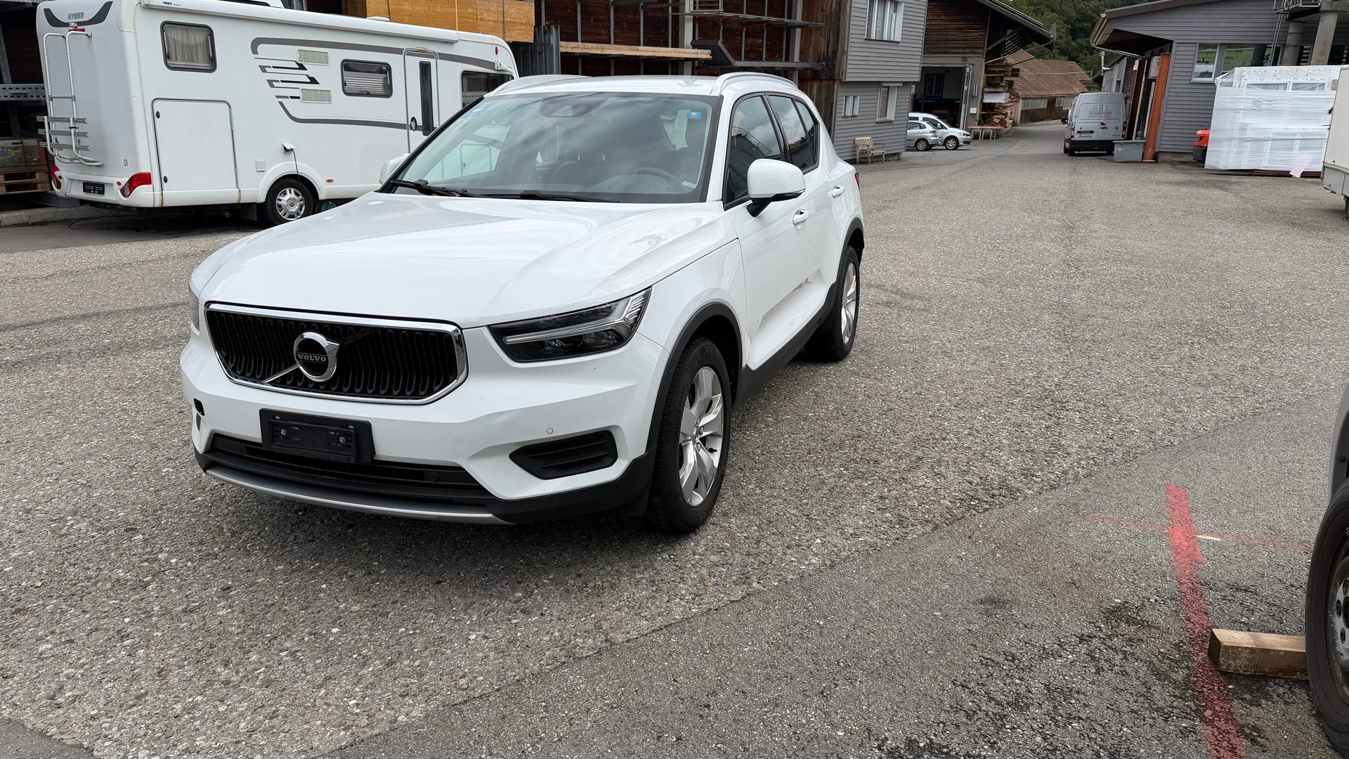 VOLVO XC40 D4 AWD Momentum Geartronic-image-0