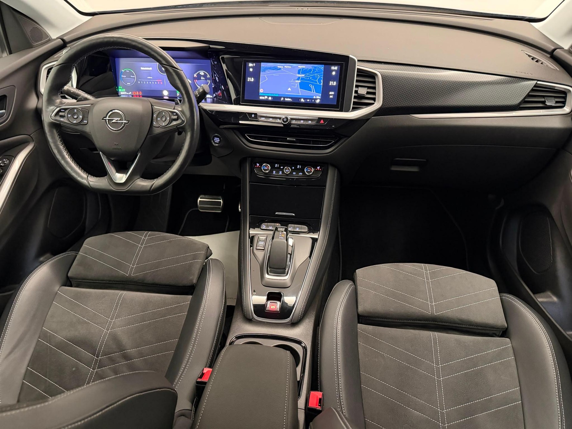 OPEL Grandland 1.6 T PHEV GS-image-11