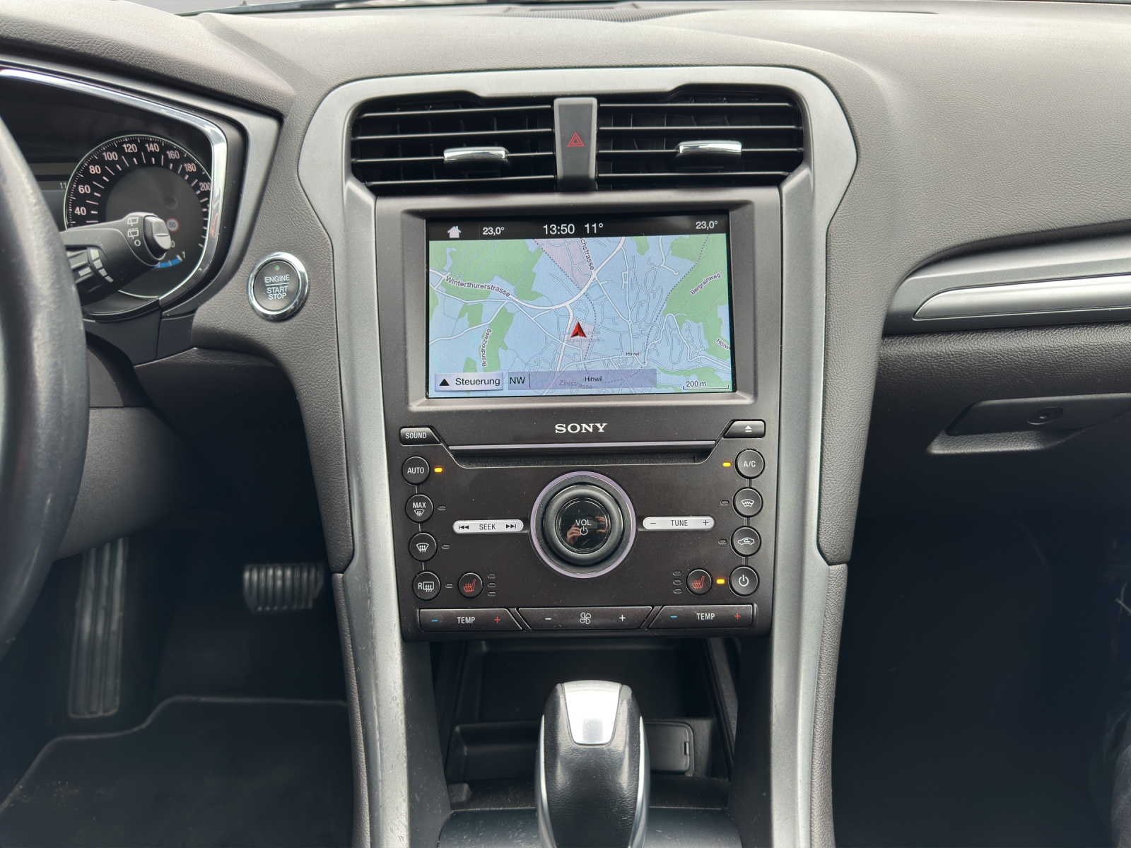FORD Mondeo 2.0 TDCi Trend PowerShift-image-12