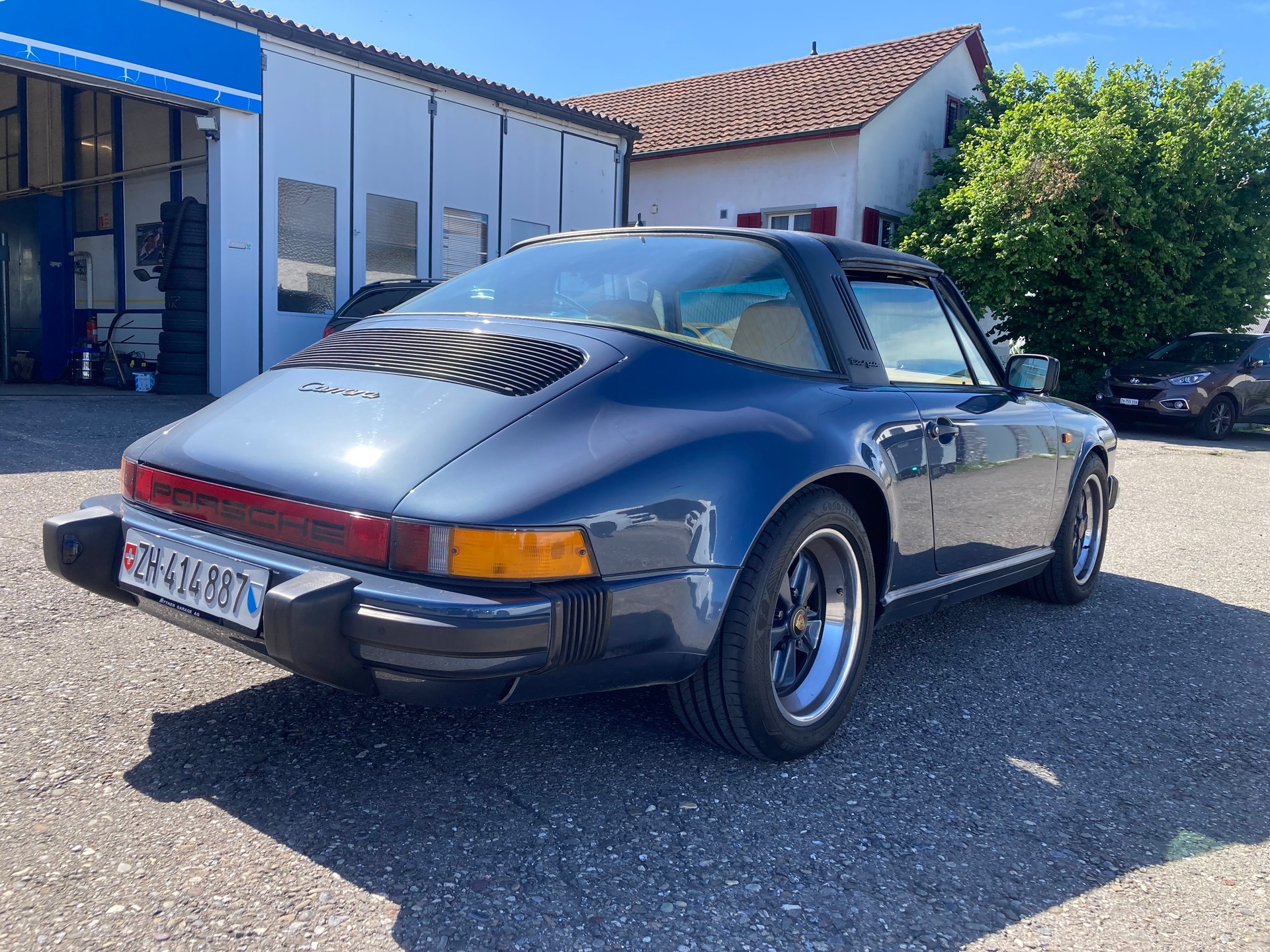 PORSCHE 911 Carrera Targa-image-4