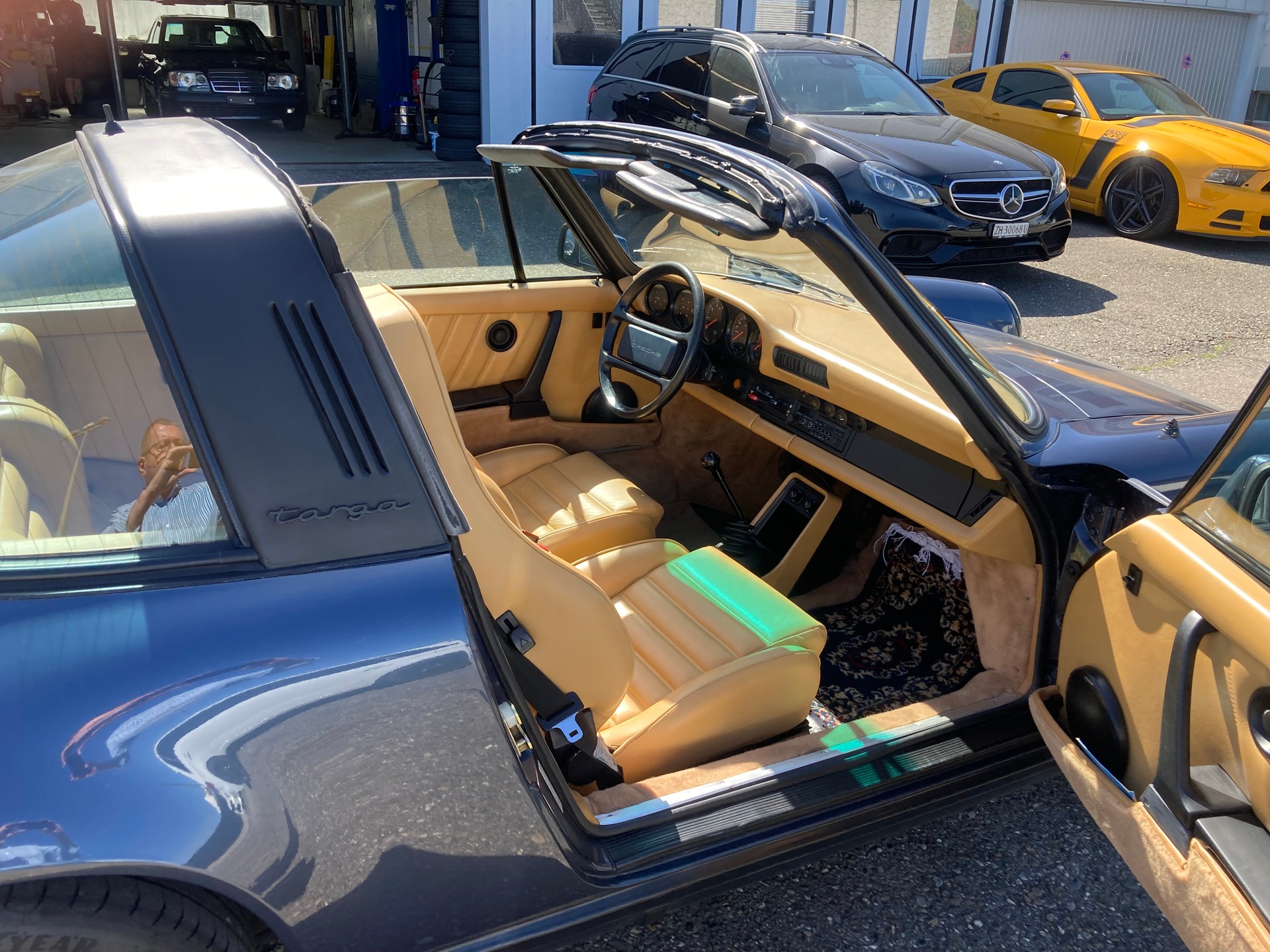 PORSCHE 911 Carrera Targa-image-12