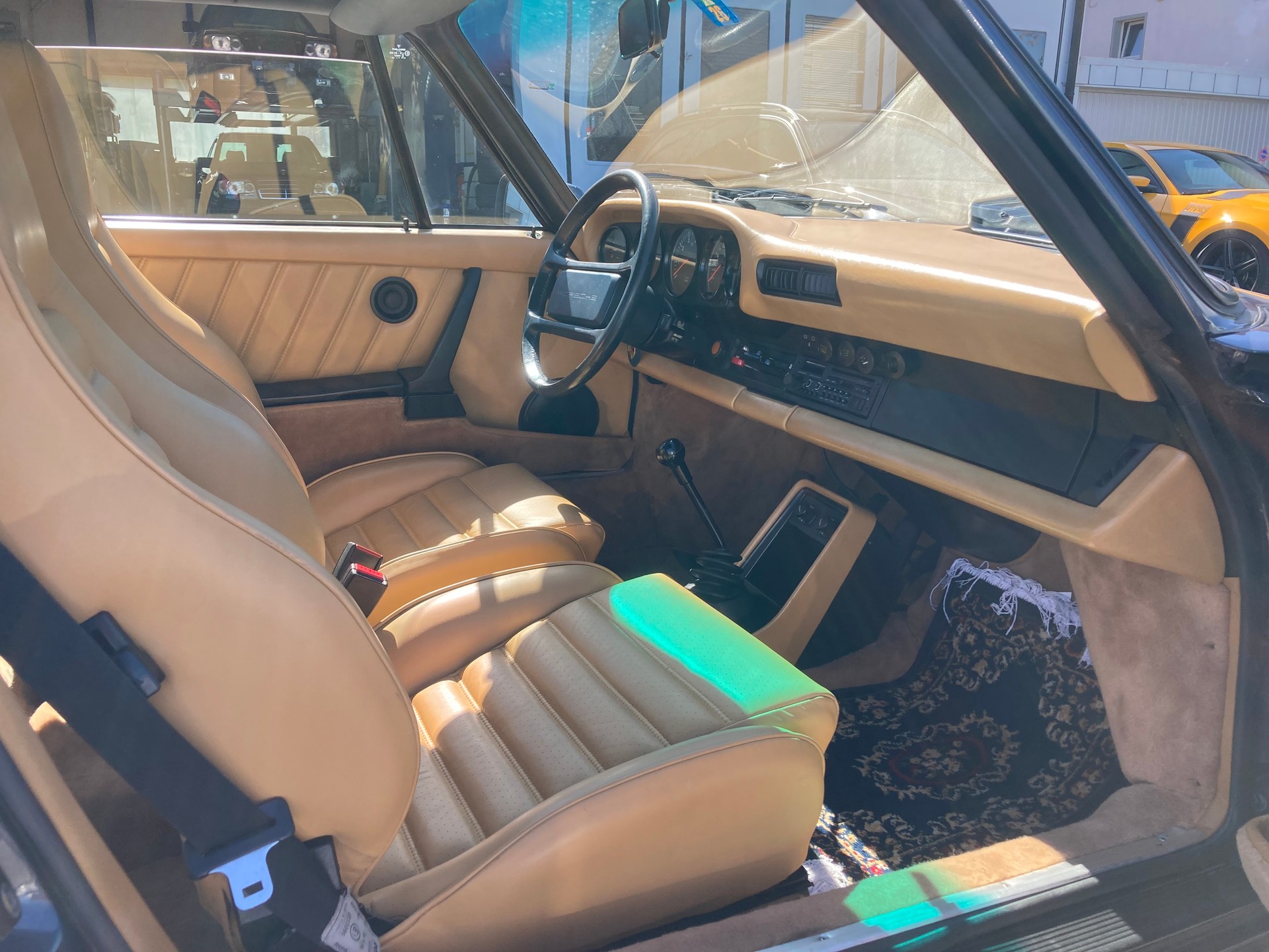 PORSCHE 911 Carrera Targa-image-6