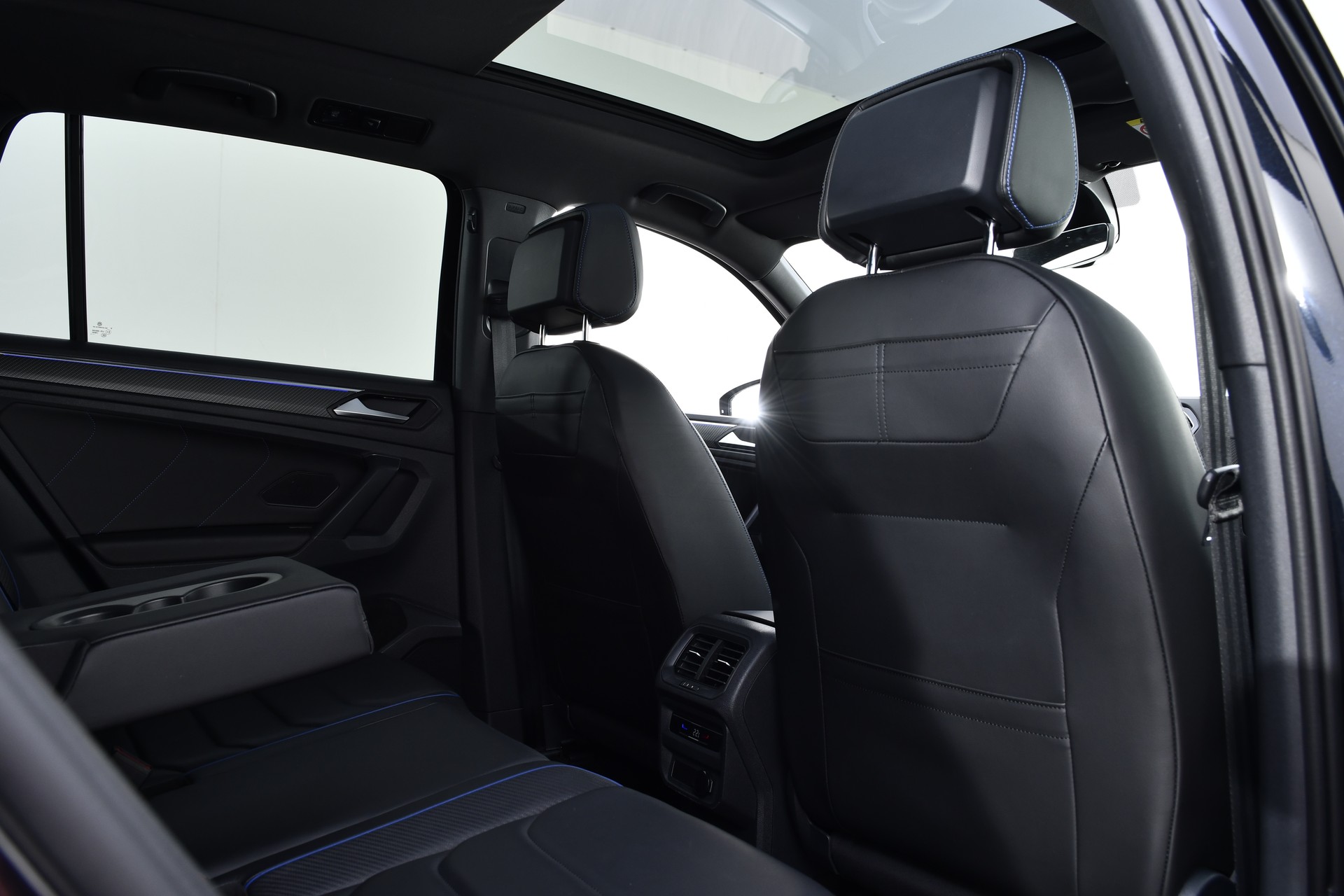 VW Tiguan 2.0TSI R 4Motion DSG-image-19