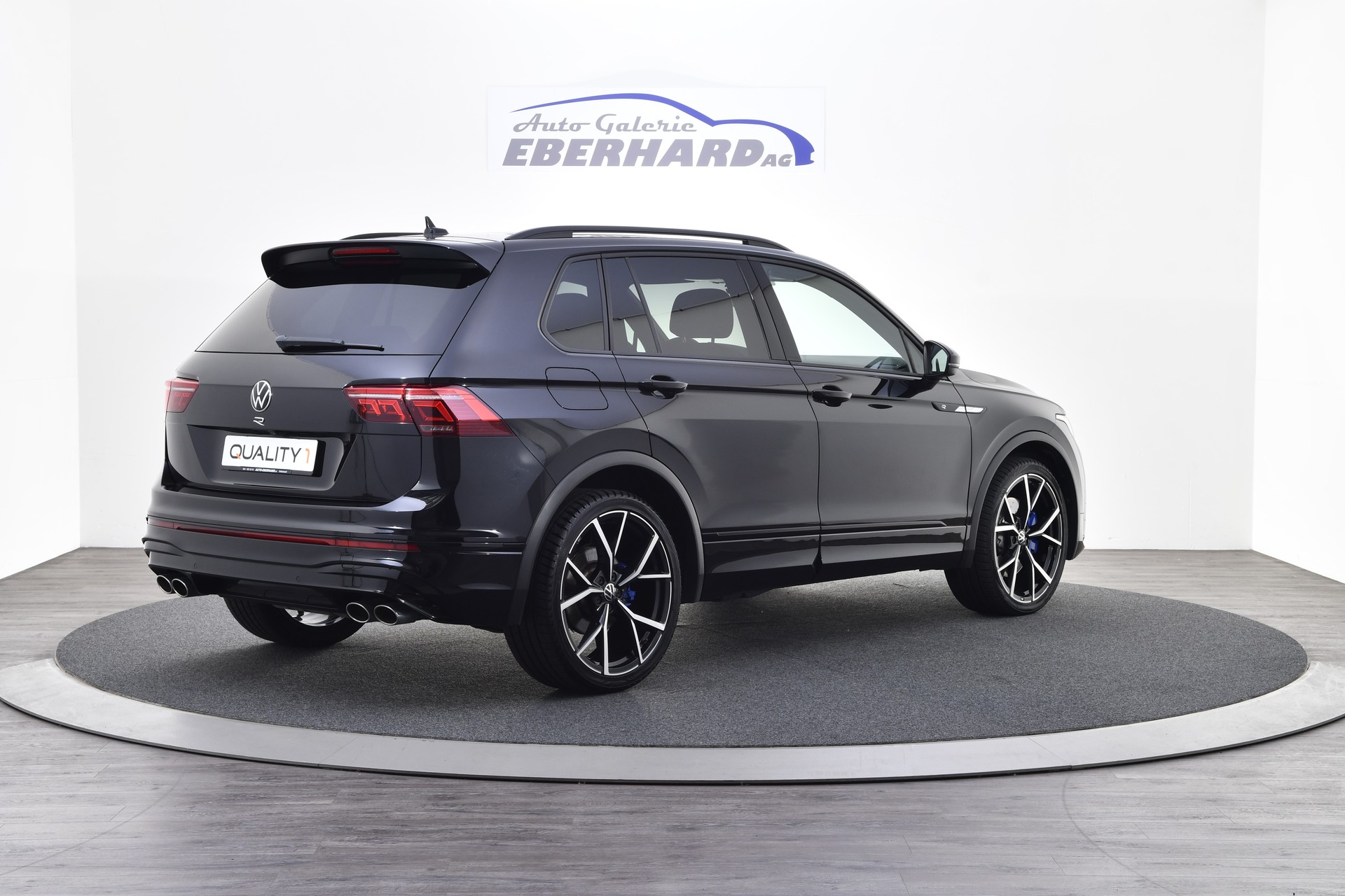 VW Tiguan 2.0TSI R 4Motion DSG-image-4