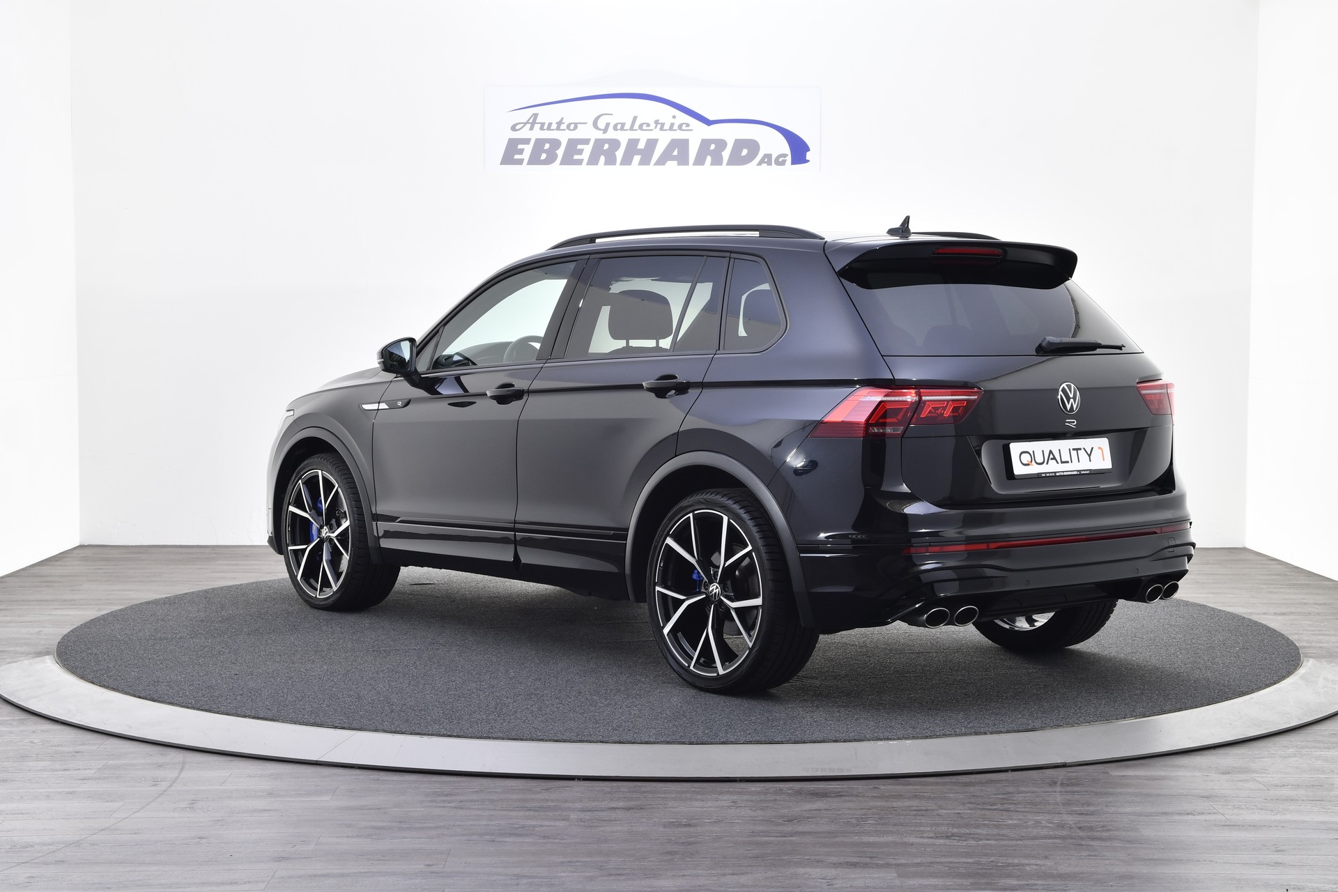 VW Tiguan 2.0TSI R 4Motion DSG-image-2