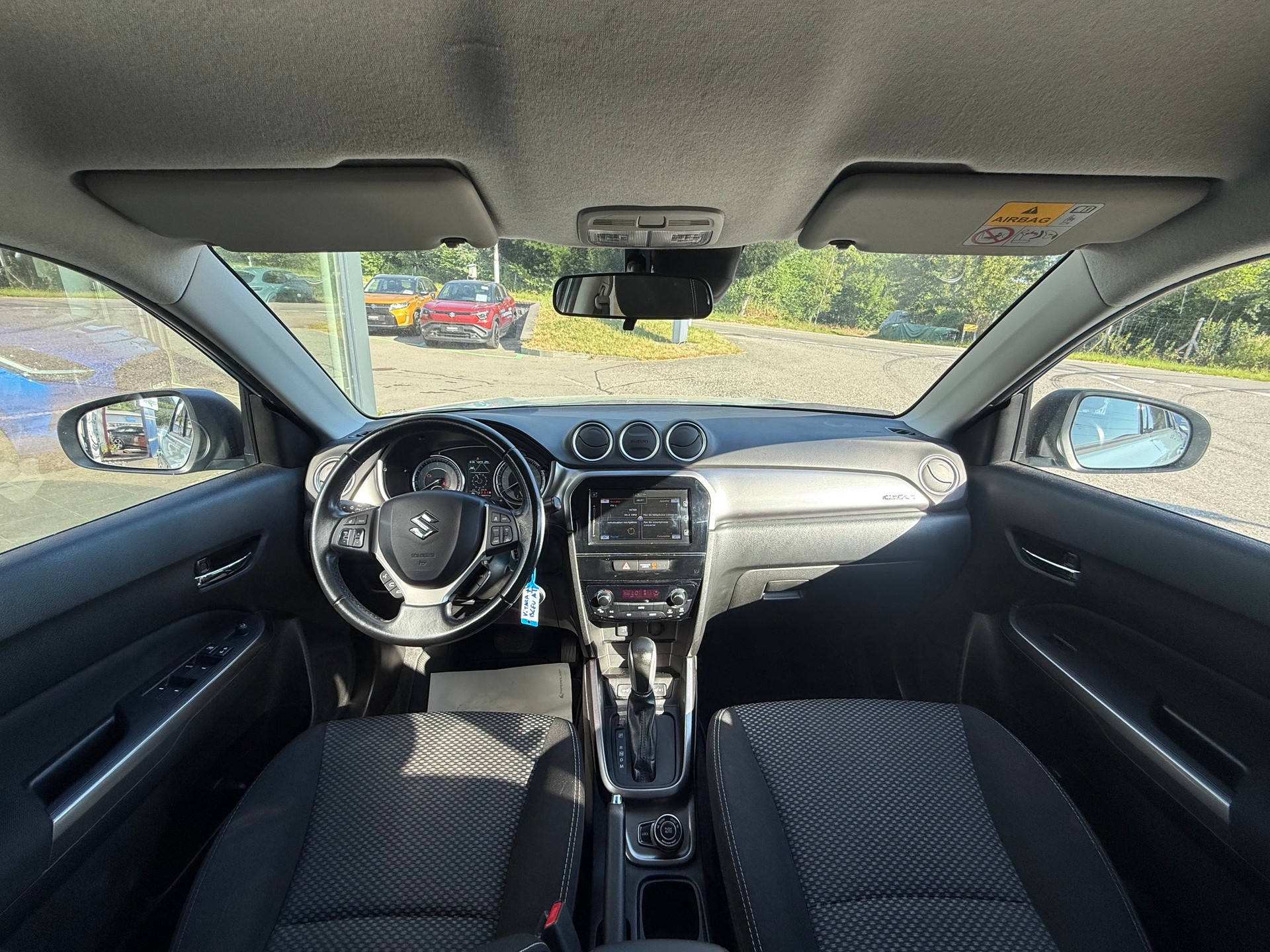 SUZUKI Vitara 1.4 Boosterjet Compact + Automatic-image-10
