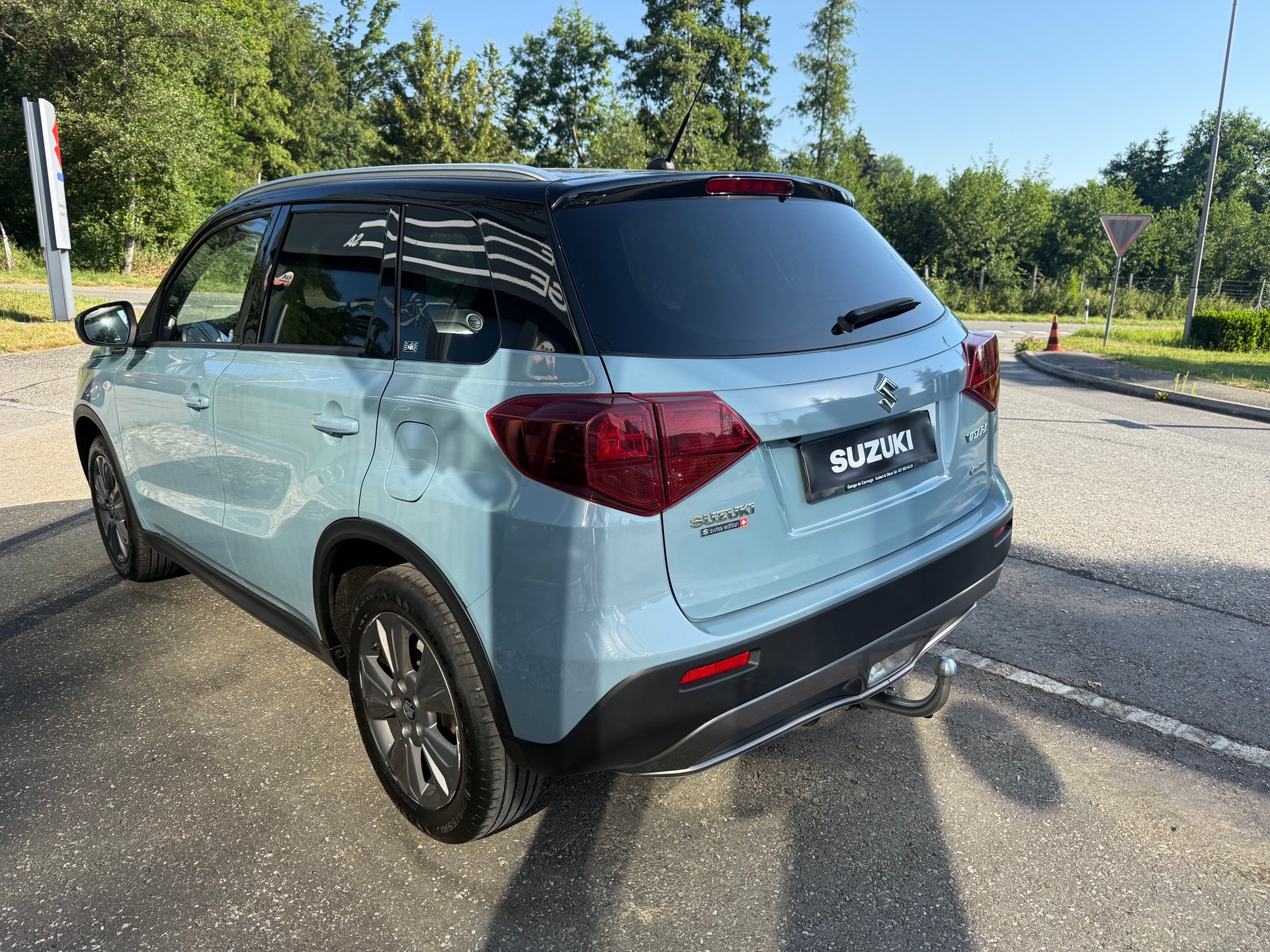 SUZUKI Vitara 1.4 Boosterjet Compact + Automatic-image-3