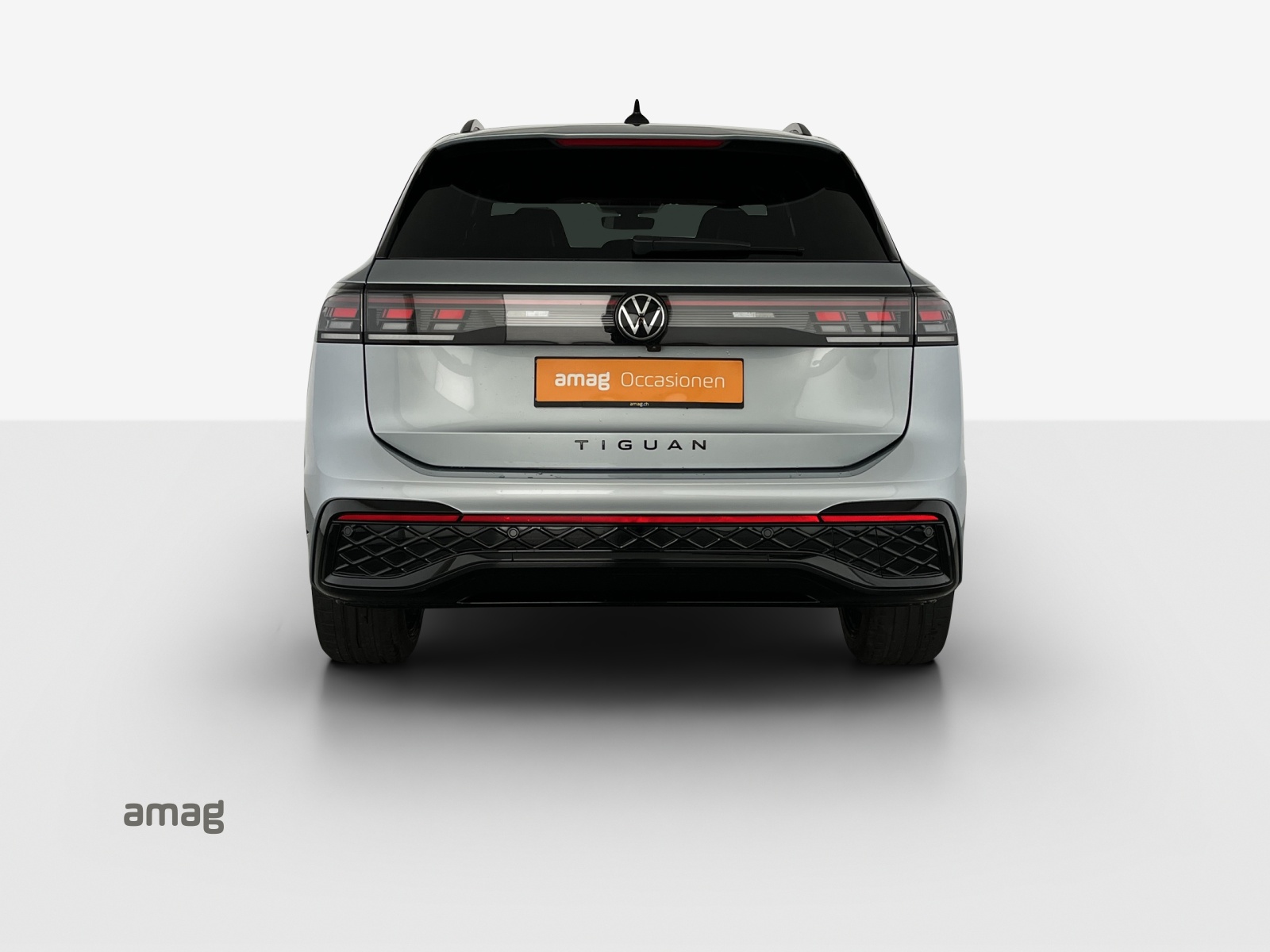 VW Tiguan 2.0 TSI DSG R-Line 4Motion-image-3