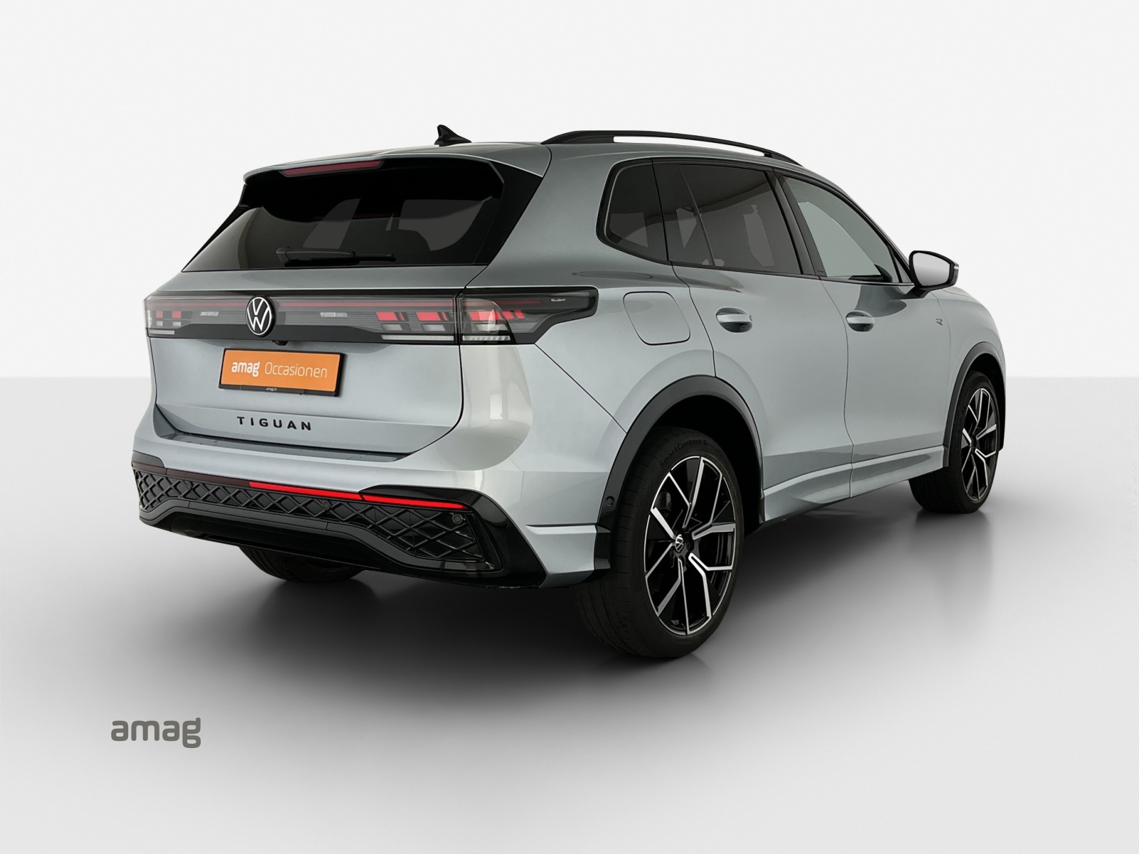 VW Tiguan 2.0 TSI DSG R-Line 4Motion-image-4
