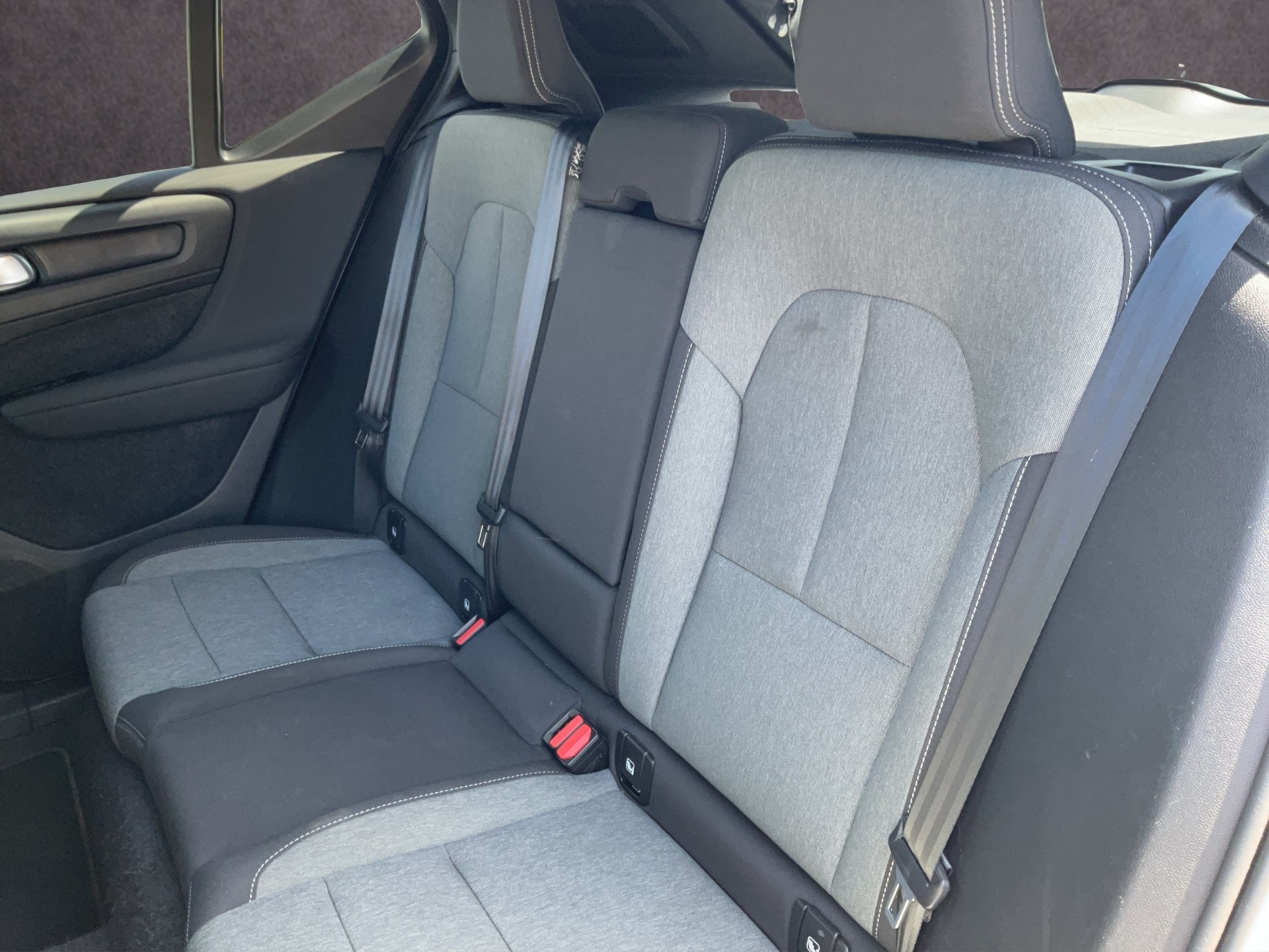 VOLVO XC40 2.0 B3 MH Plus Dark-image-14