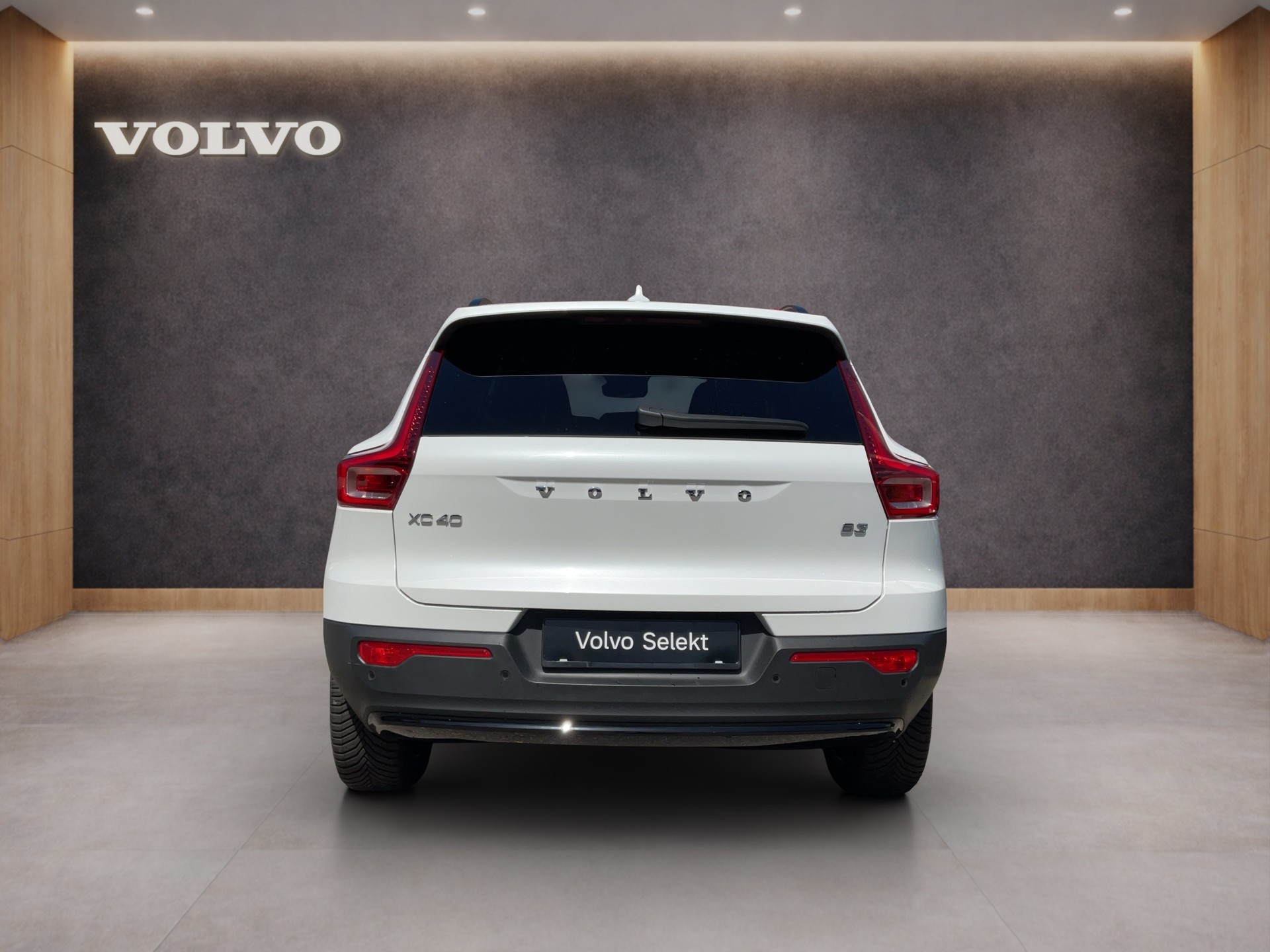 VOLVO XC40 2.0 B3 MH Plus Dark-image-3