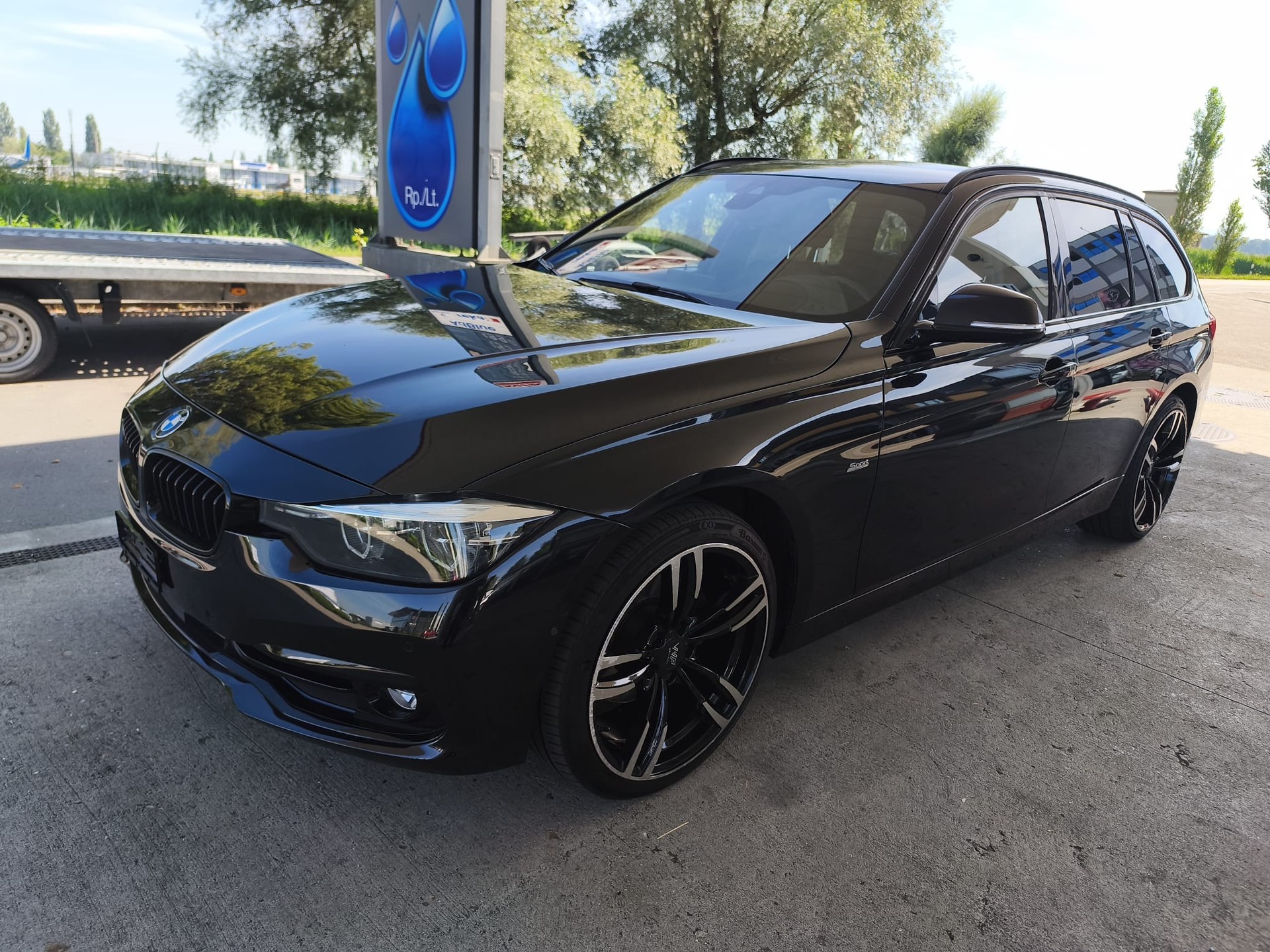 BMW 320d xDrive Touring Swiss Advantage Sport Stept-image-1