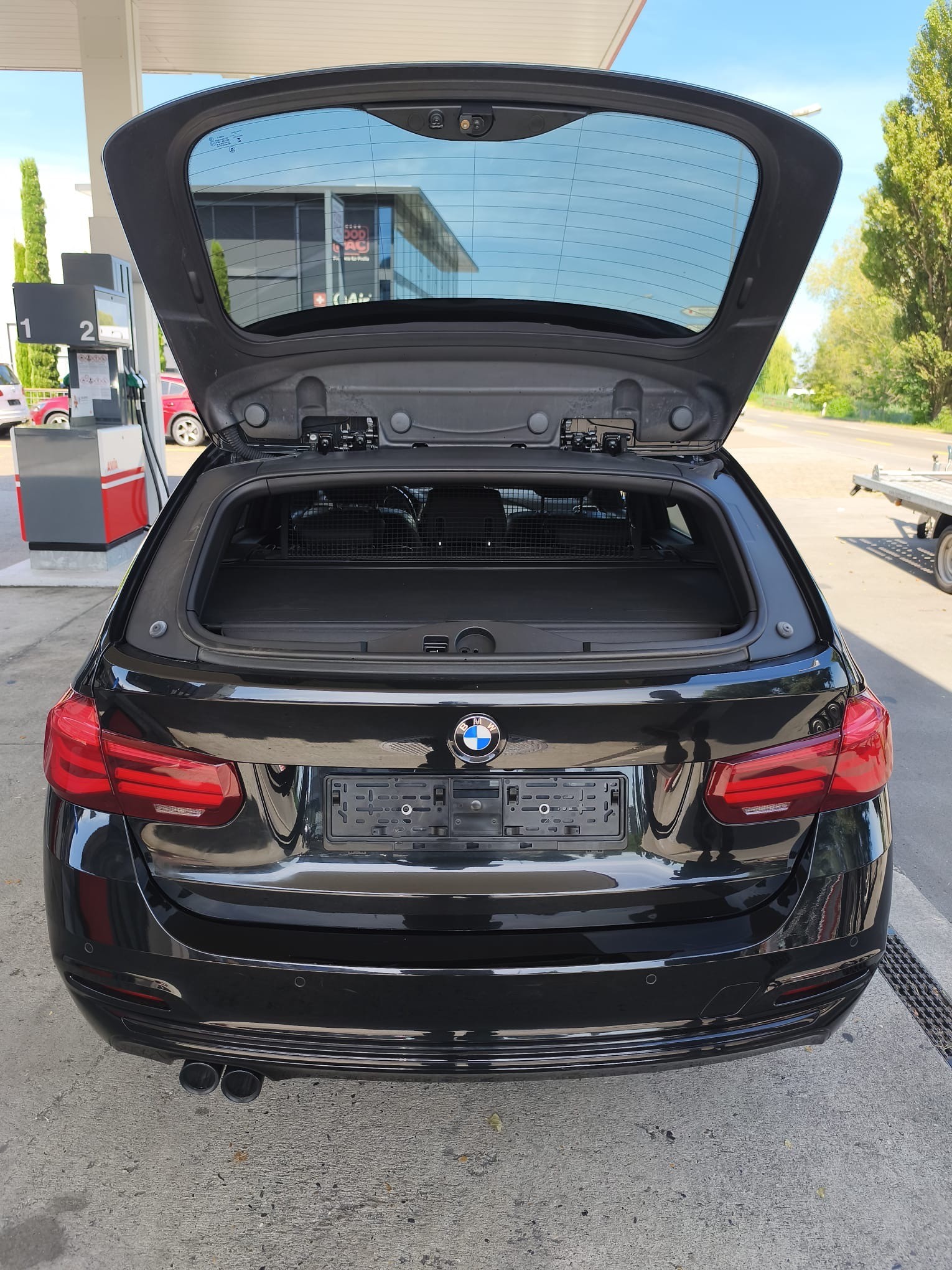 BMW 320d xDrive Touring Swiss Advantage Sport Stept-image-9