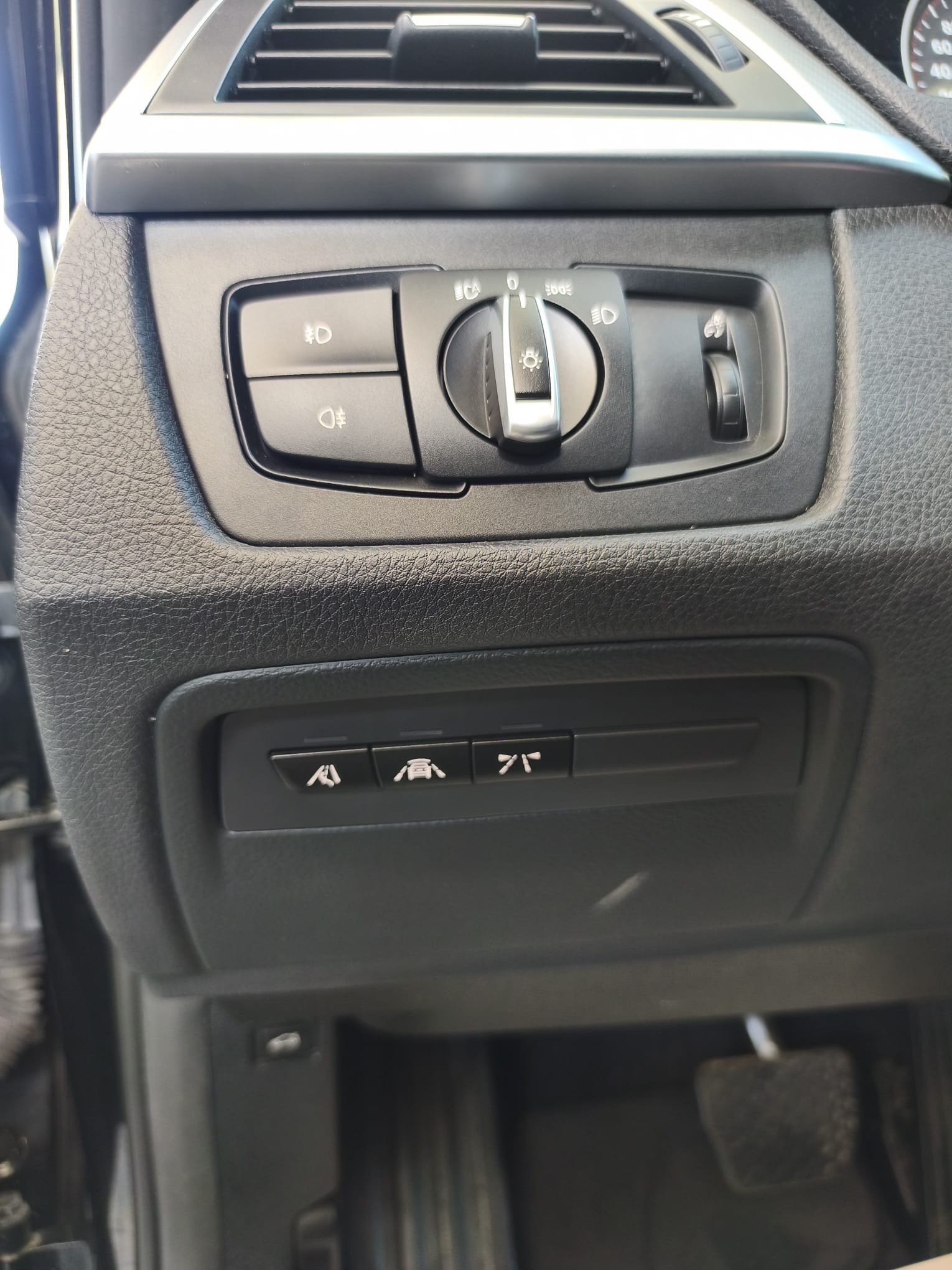 BMW 320d xDrive Touring Swiss Advantage Sport Stept-image-21