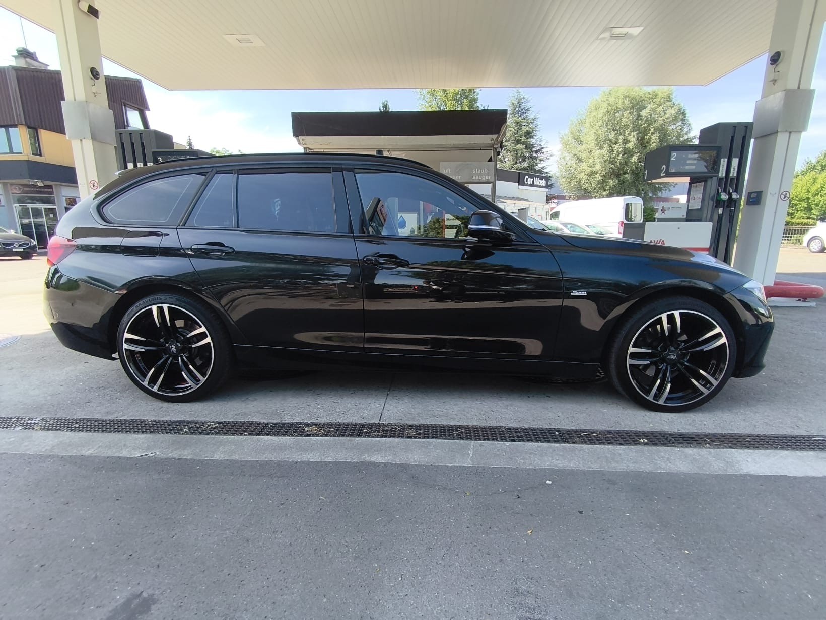 BMW 320d xDrive Touring Swiss Advantage Sport Stept-image-6
