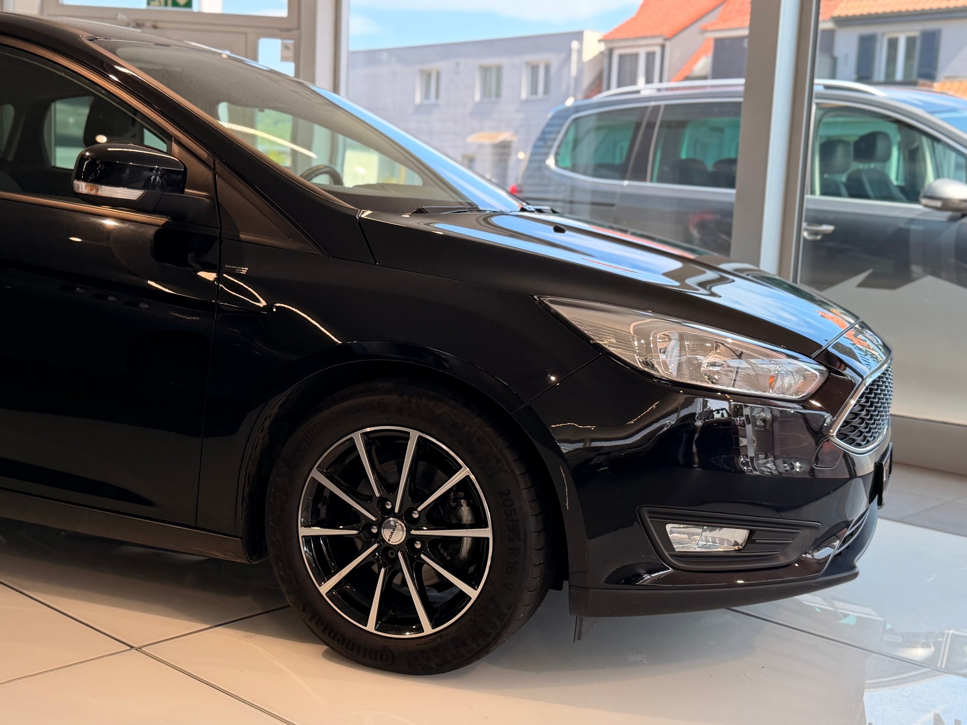 FORD Focus 1.0 SCTi Trend-image-4