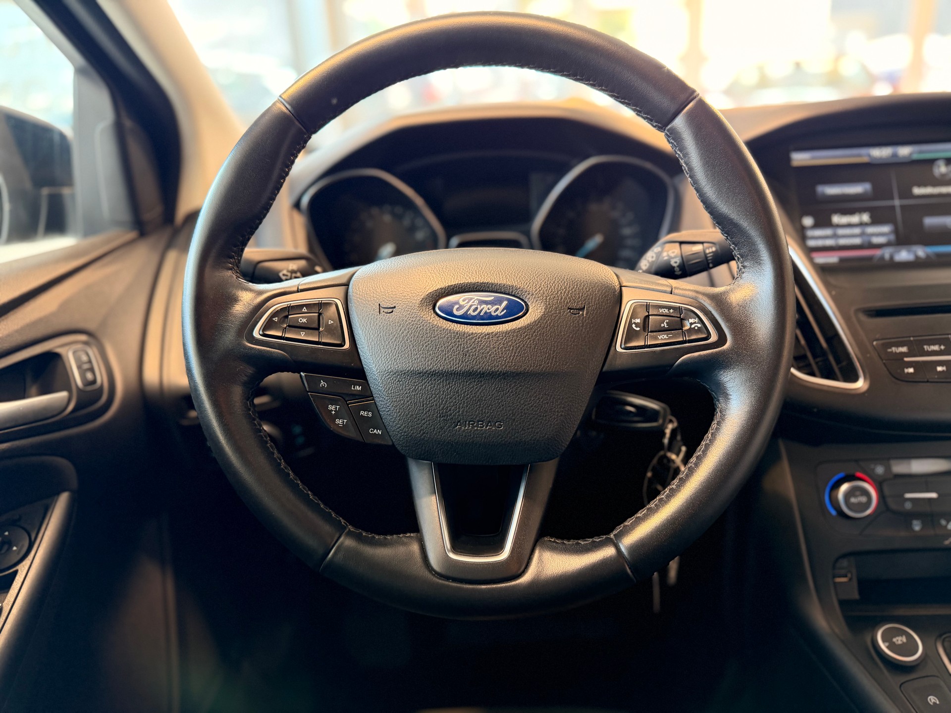 FORD Focus 1.0 SCTi Trend-image-25