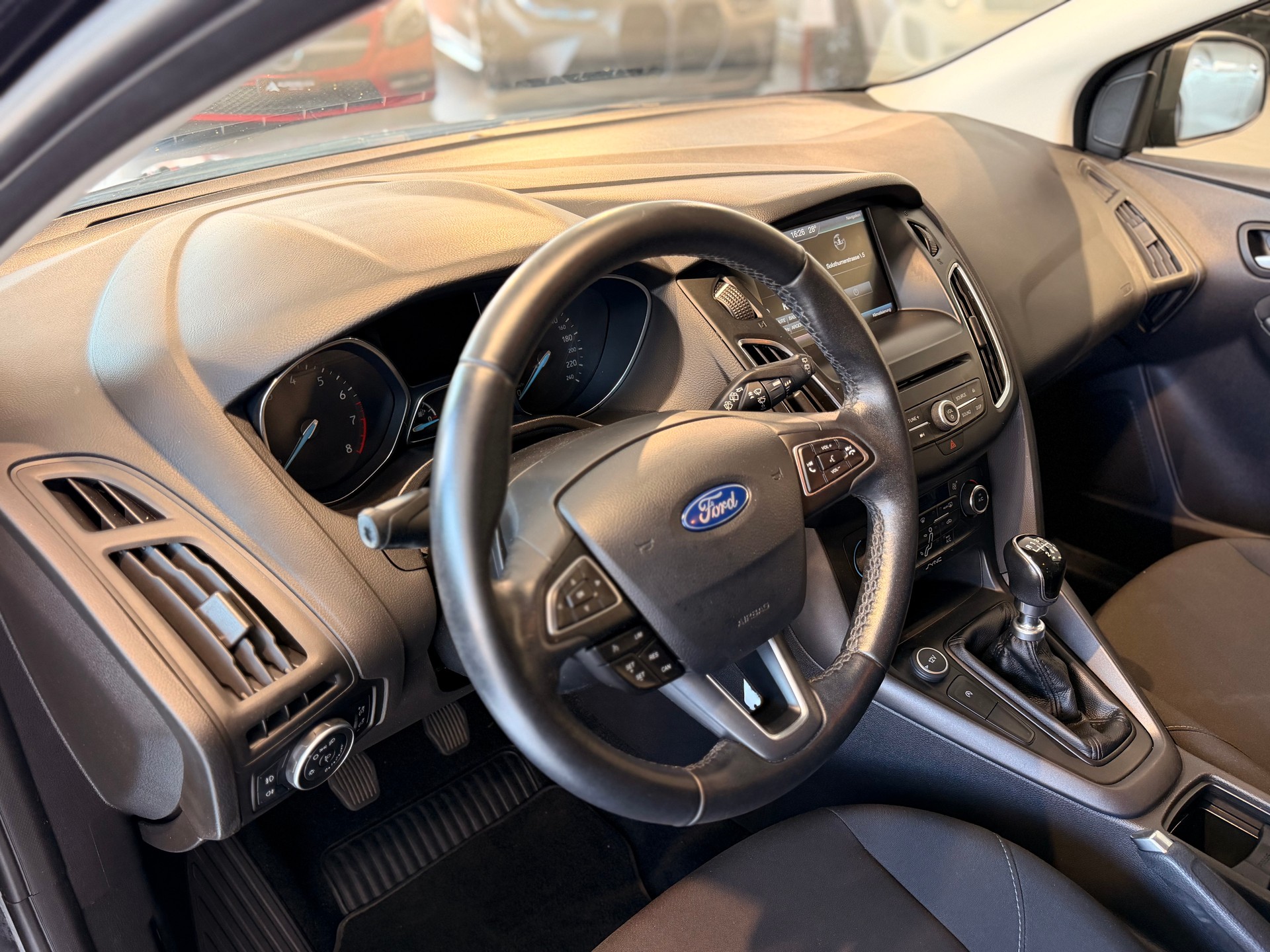 FORD Focus 1.0 SCTi Trend-image-15