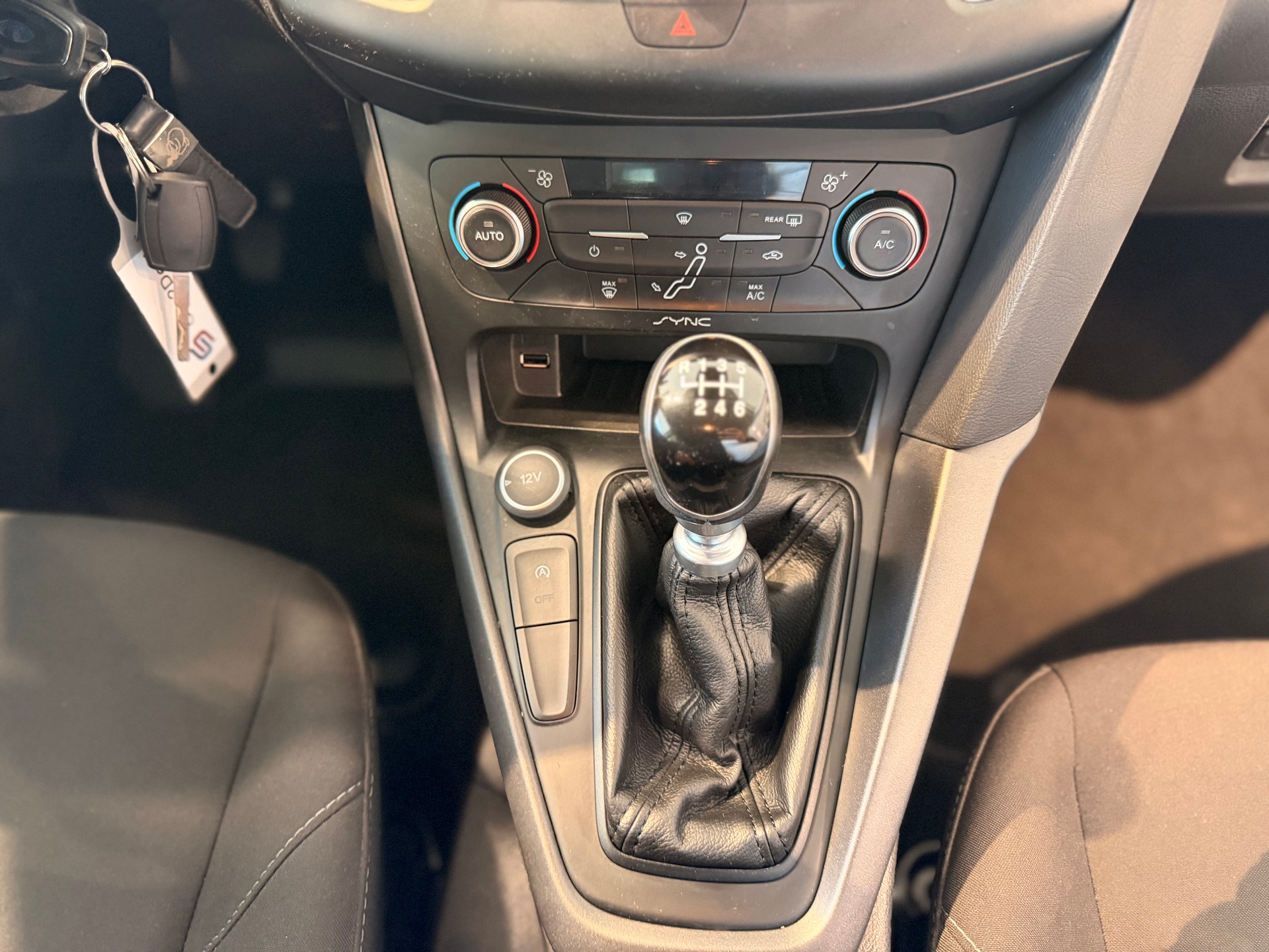 FORD Focus 1.0 SCTi Trend-image-26