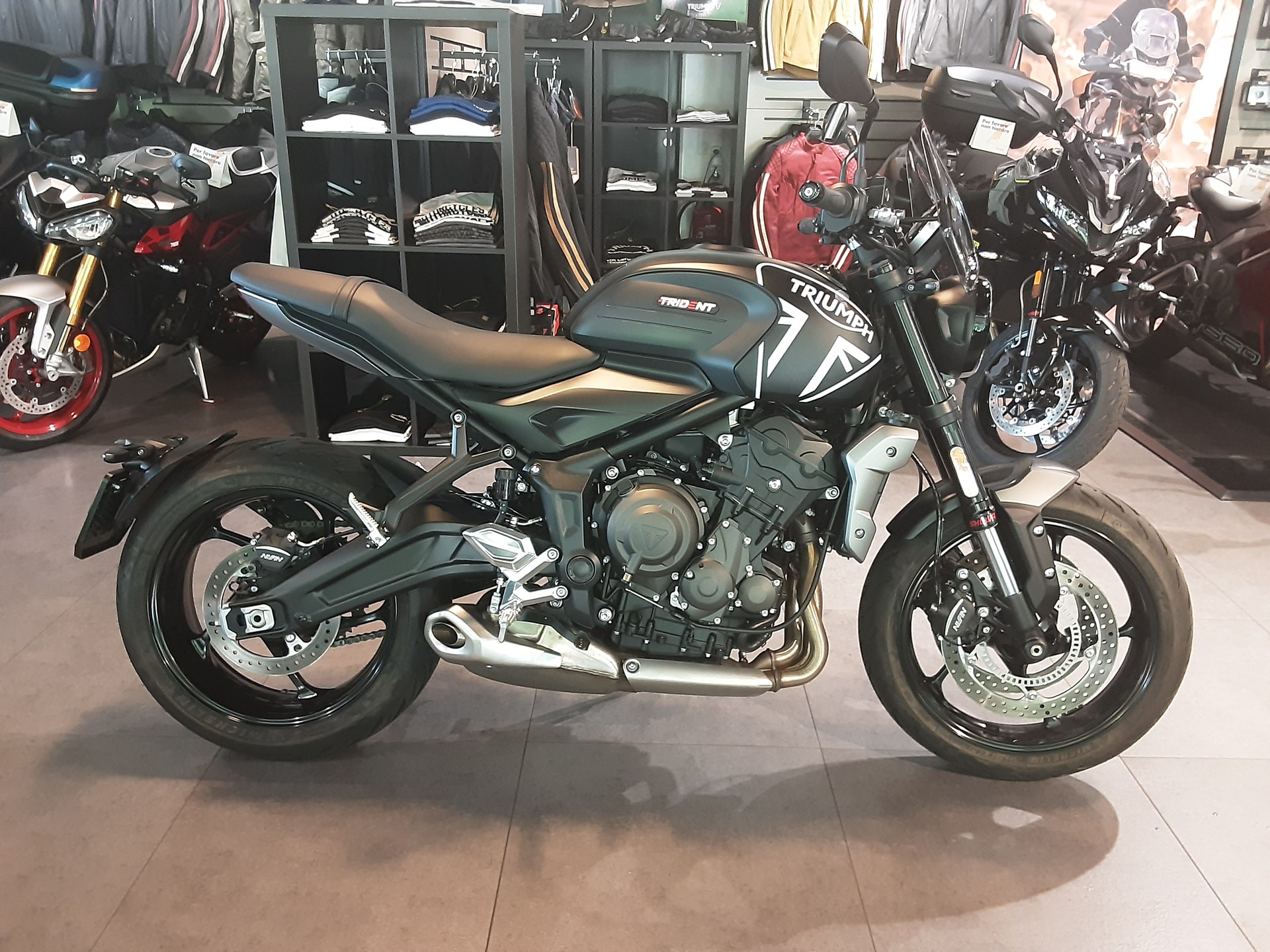 TRIUMPH Trident 660