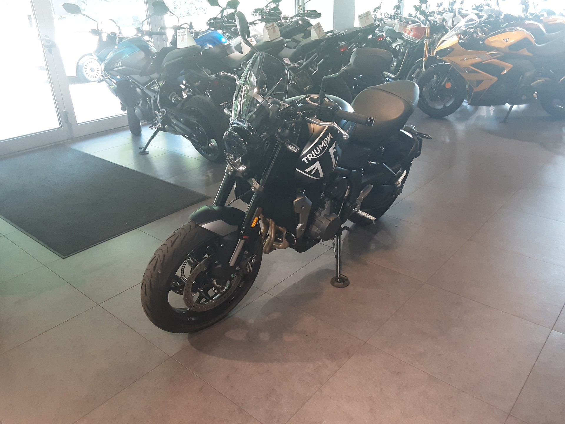 TRIUMPH Trident 660-image-3