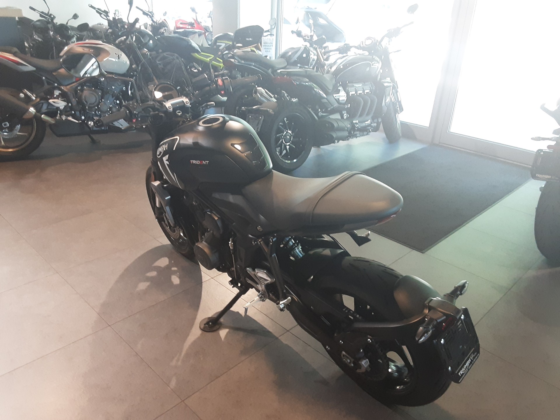 TRIUMPH Trident 660-image-4