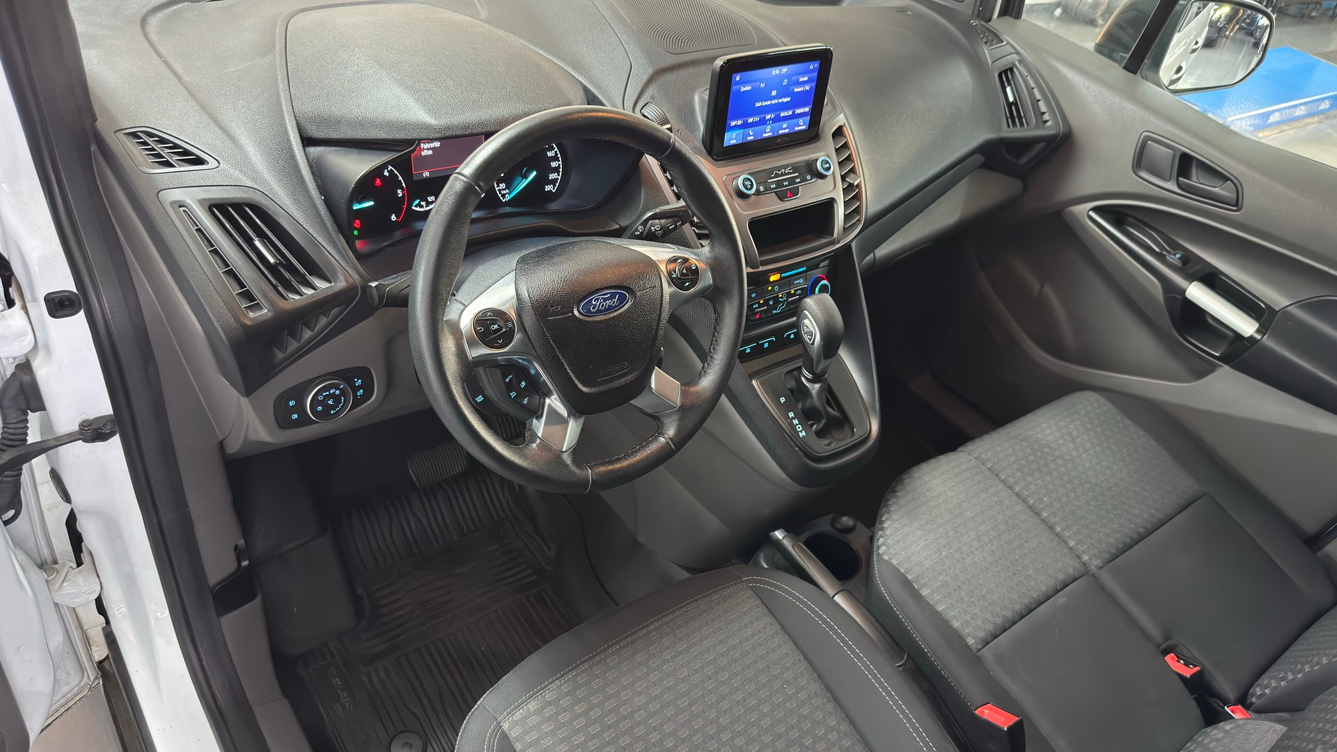 FORD Transit Connect Van T210 1.5 Eco Blue Trend A-image-4