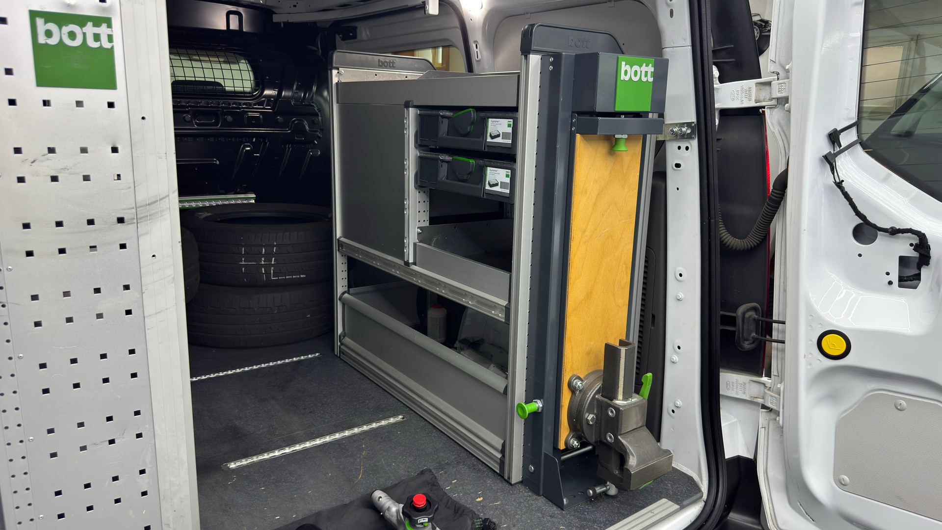 FORD Transit Connect Van T210 1.5 Eco Blue Trend A-image-11