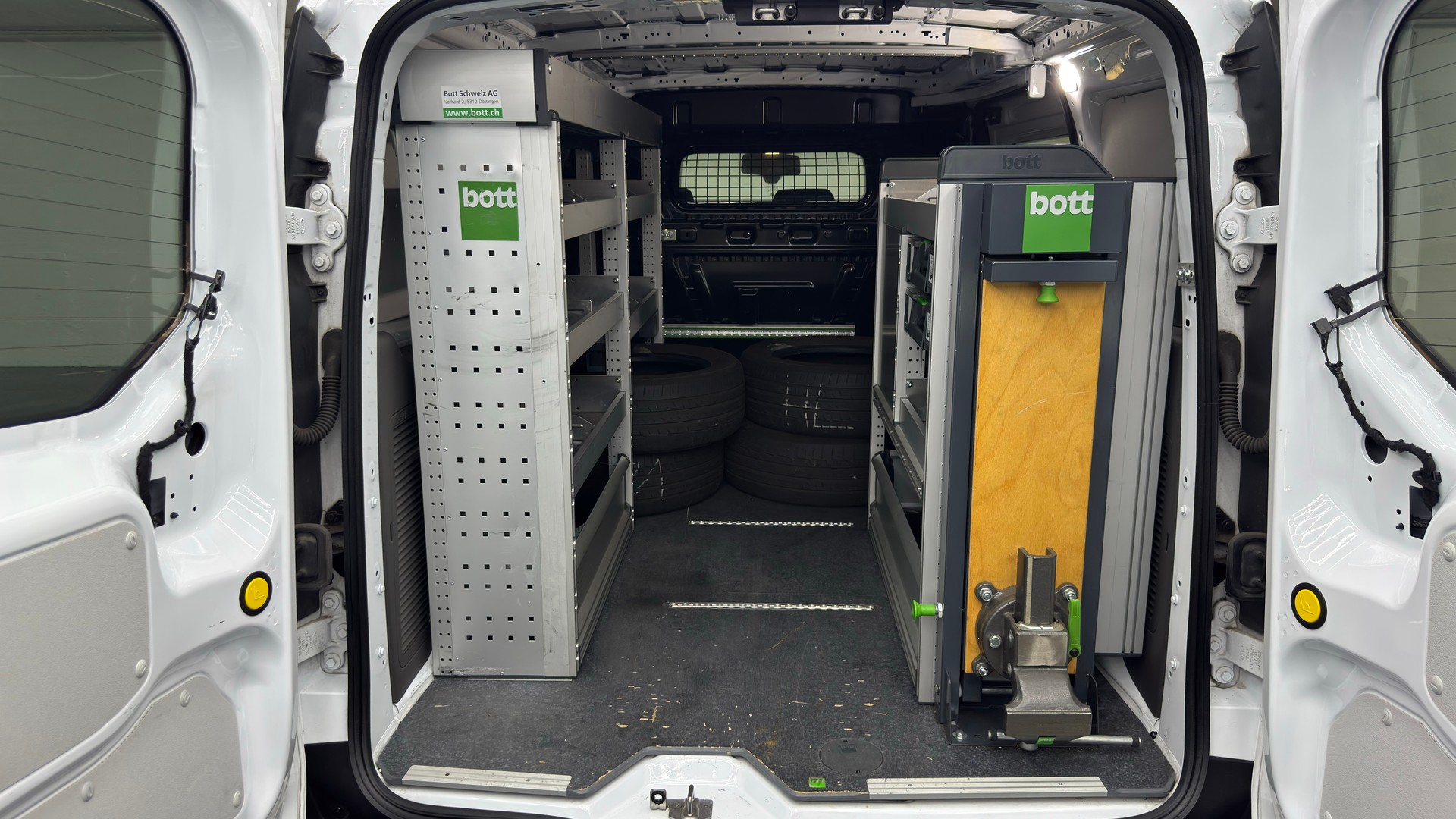 FORD Transit Connect Van T210 1.5 Eco Blue Trend A-image-10
