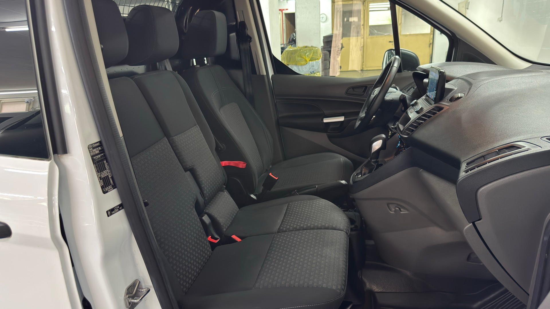 FORD Transit Connect Van T210 1.5 Eco Blue Trend A-image-6