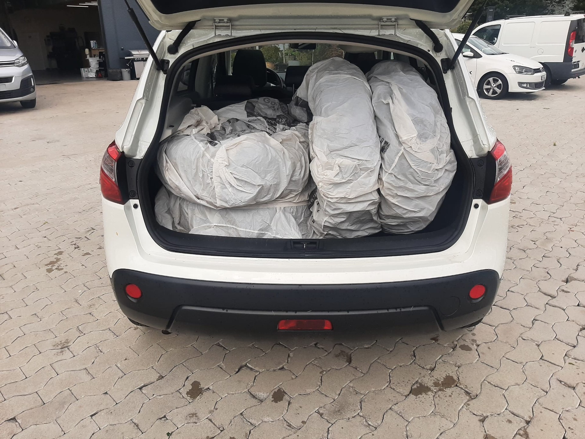 NISSAN Qashqai 2.0 4WD CVT-image-6
