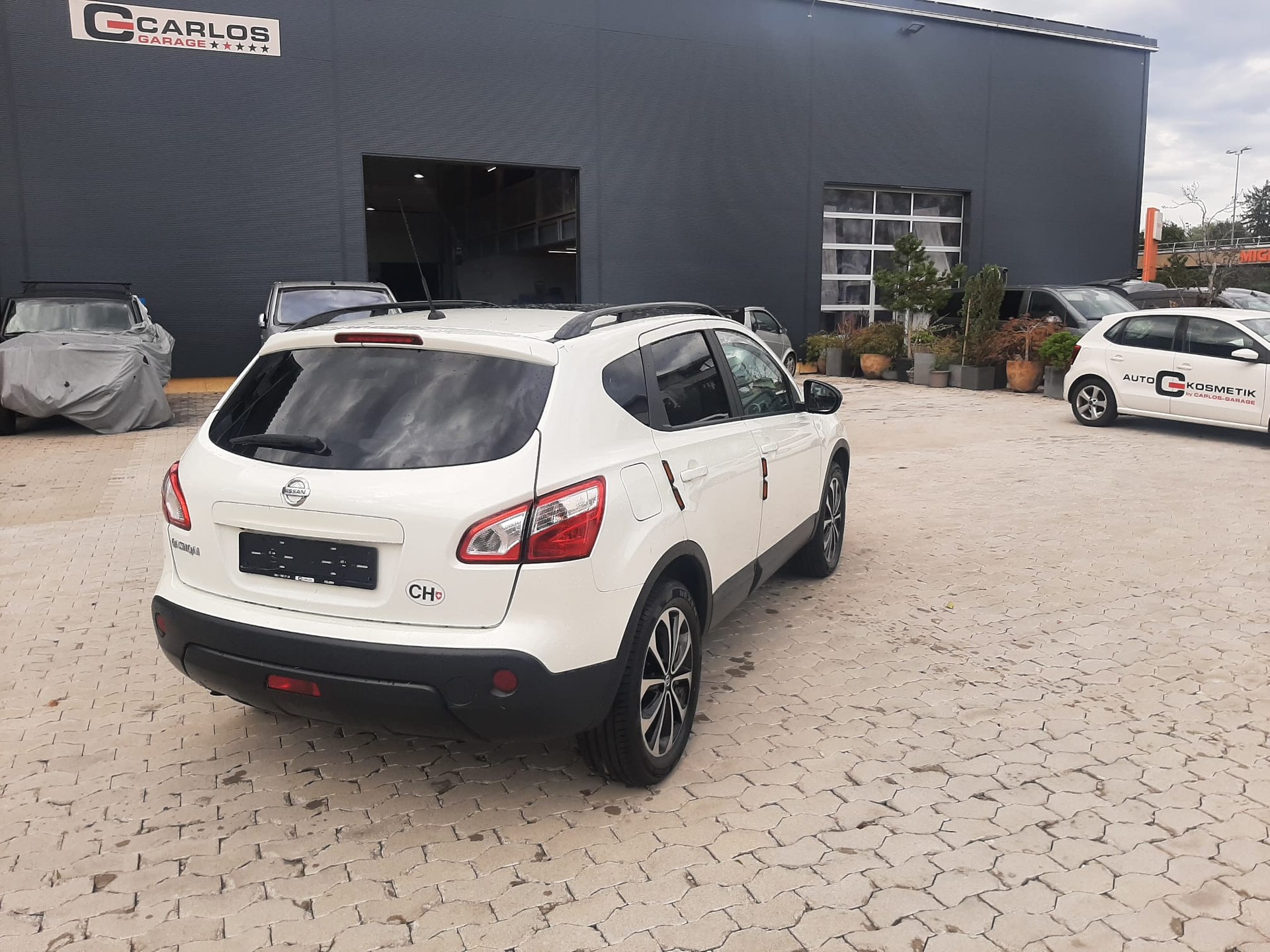 NISSAN Qashqai 2.0 4WD CVT-image-2
