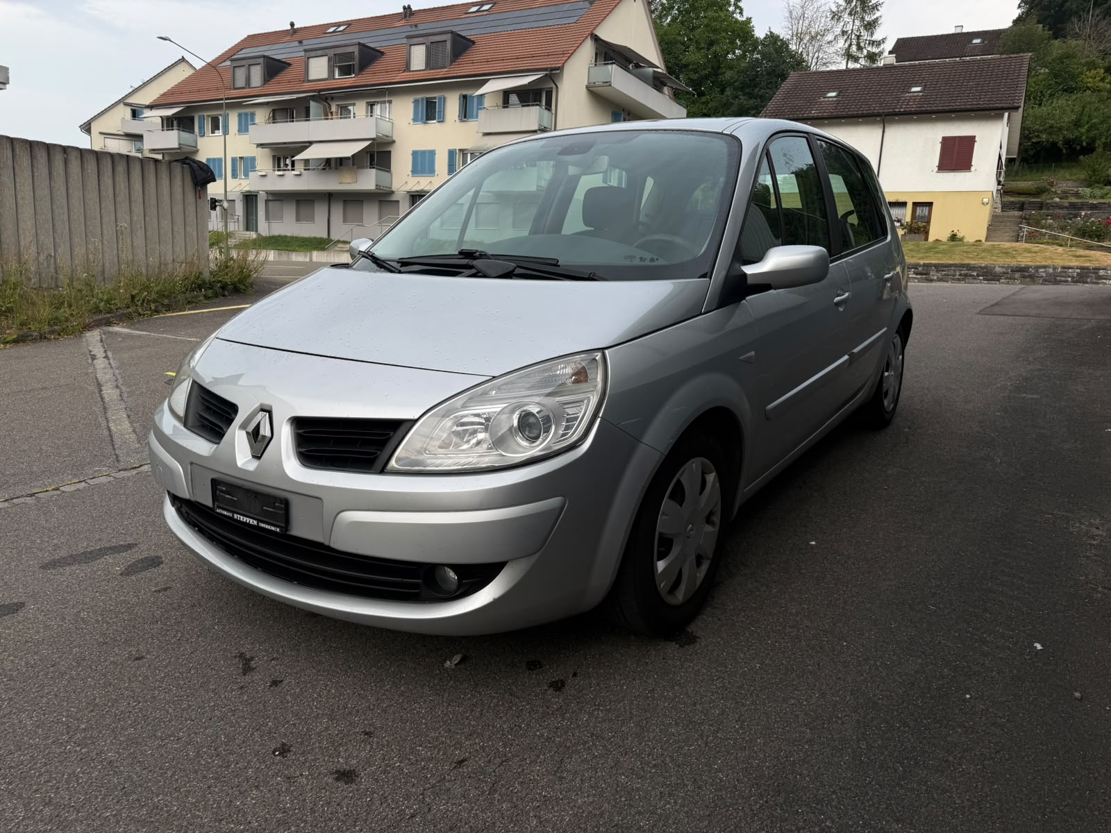 RENAULT Scénic 2.0 16V Dynamique-image-2