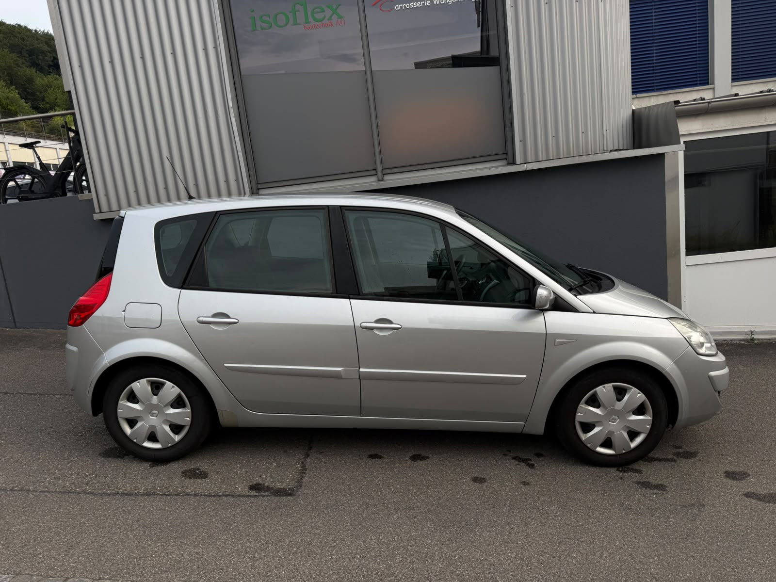 RENAULT Scénic 2.0 16V Dynamique-image-3