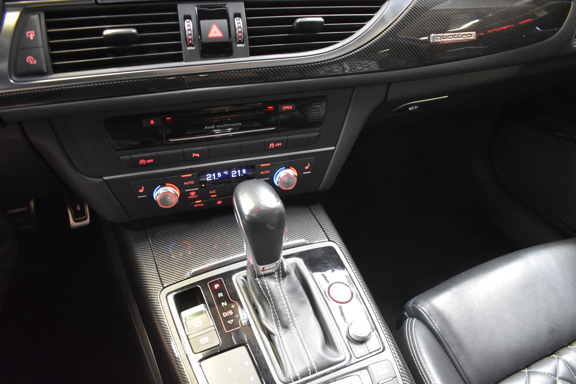 AUDI S6 Avant 4.0 TFSI V8 quattro S-tronic-image-14