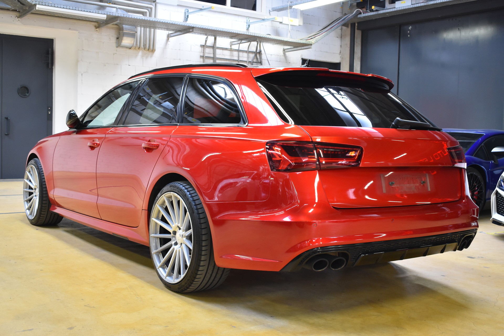 AUDI S6 Avant 4.0 TFSI V8 quattro S-tronic-image-2