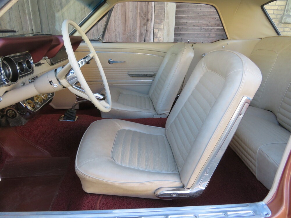 FORD Mustang-image-4