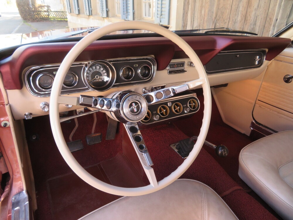 FORD Mustang-image-9