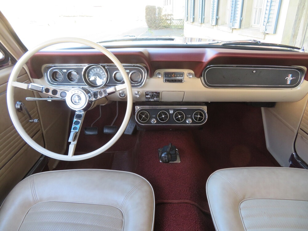 FORD Mustang-image-8