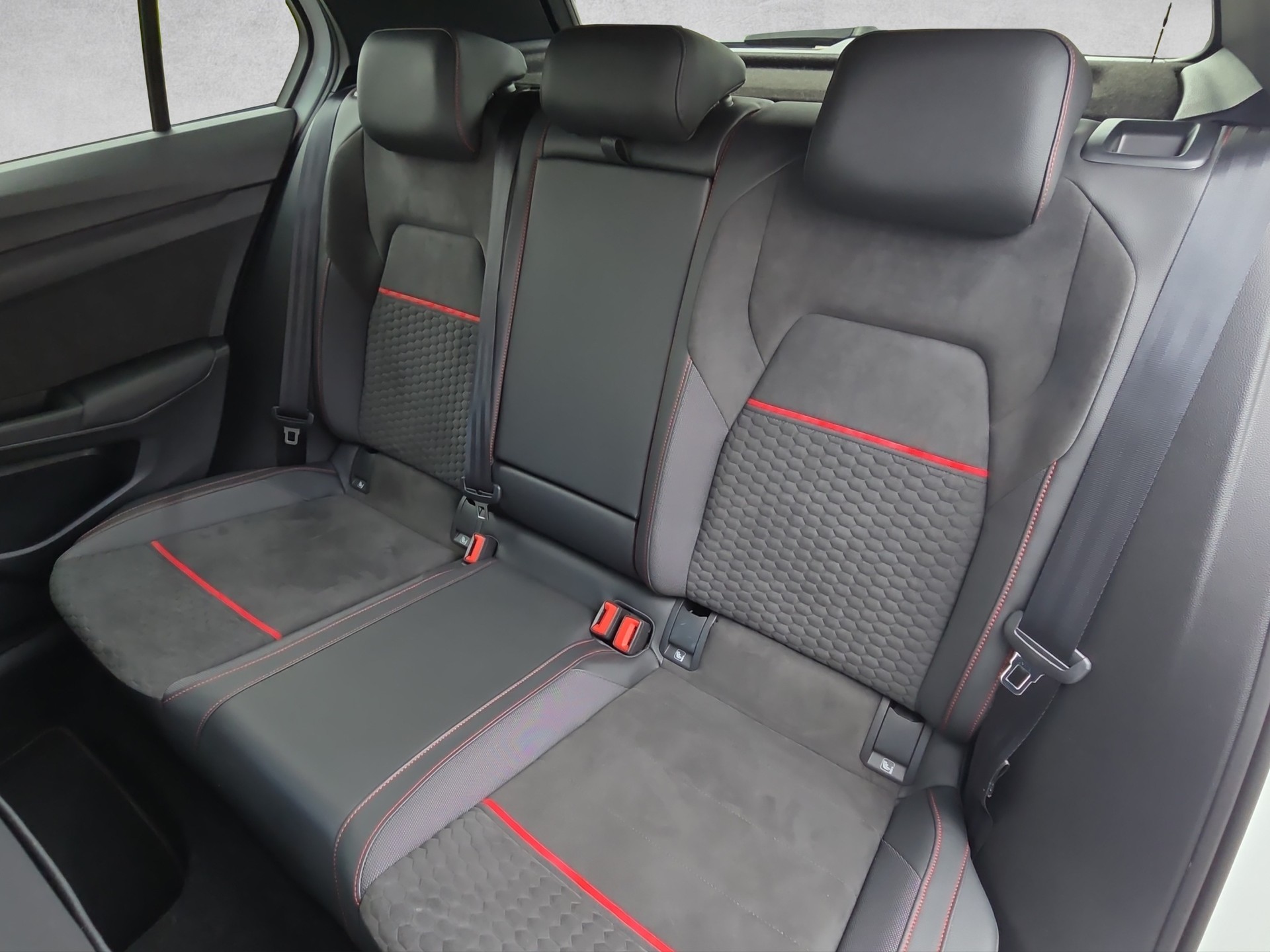 VW Golf 2.0 TSI GTI Clubsport DSG • Black Style • Rückfahrkamera • Keyless • Garantie • frisch ab MFK-image-8