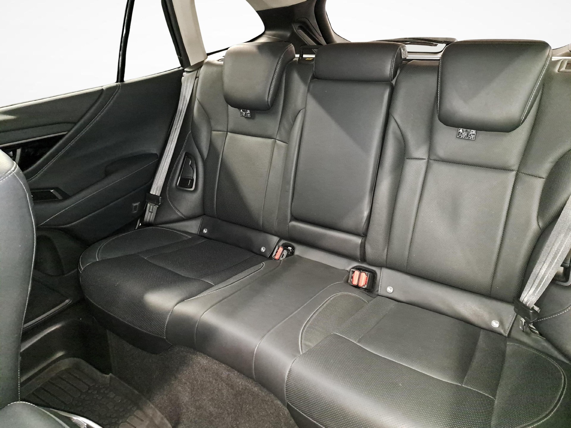 SUBARU Outback 2.5i Luxury-image-10