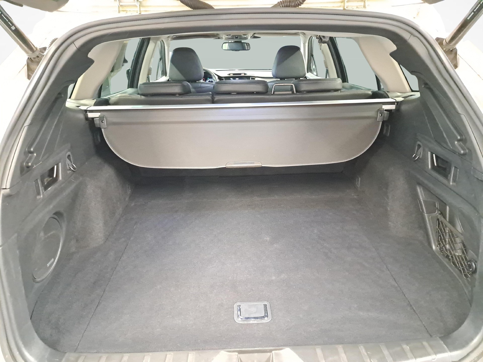 SUBARU Outback 2.5i Luxury-image-11