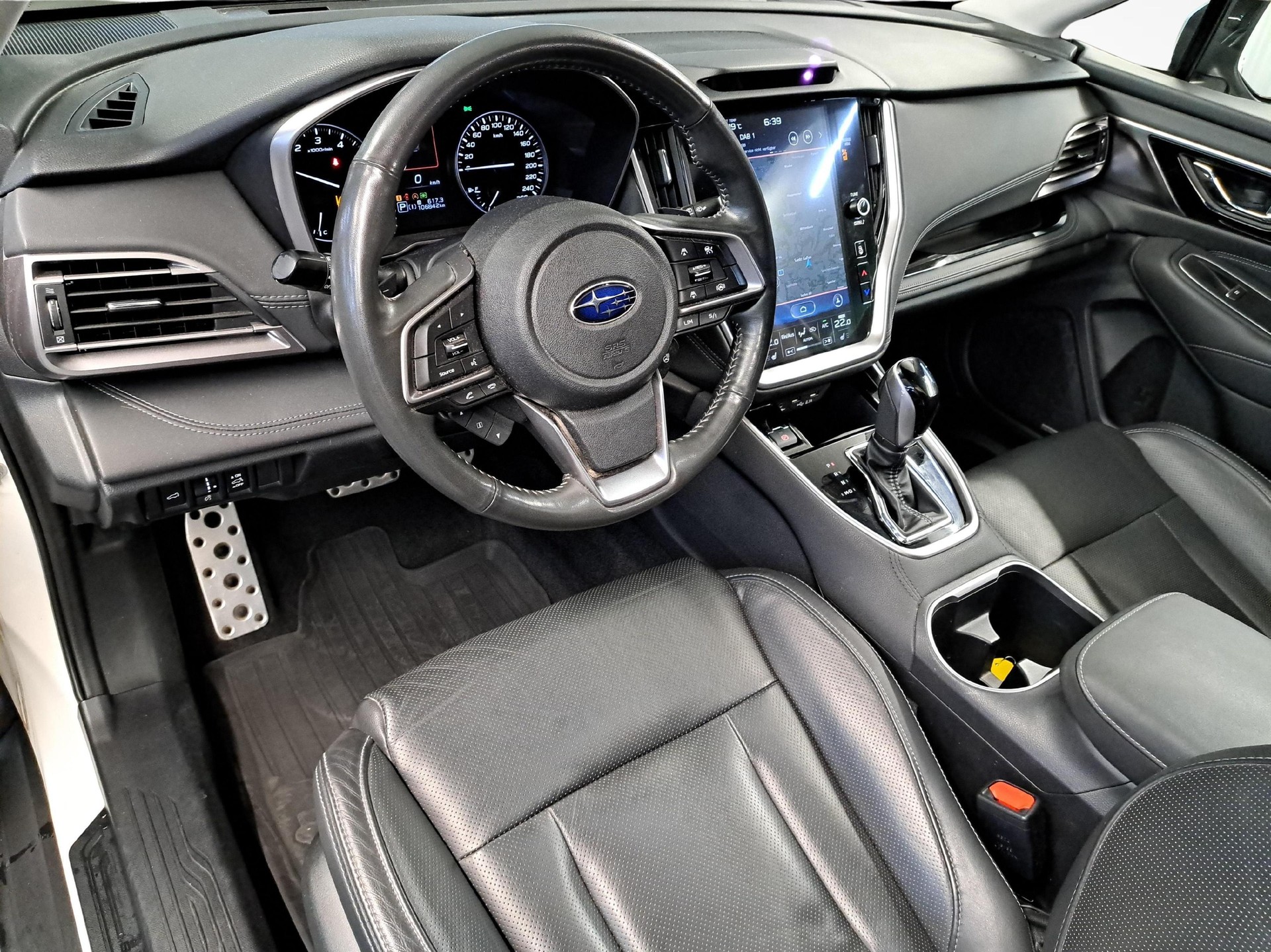 SUBARU Outback 2.5i Luxury-image-13